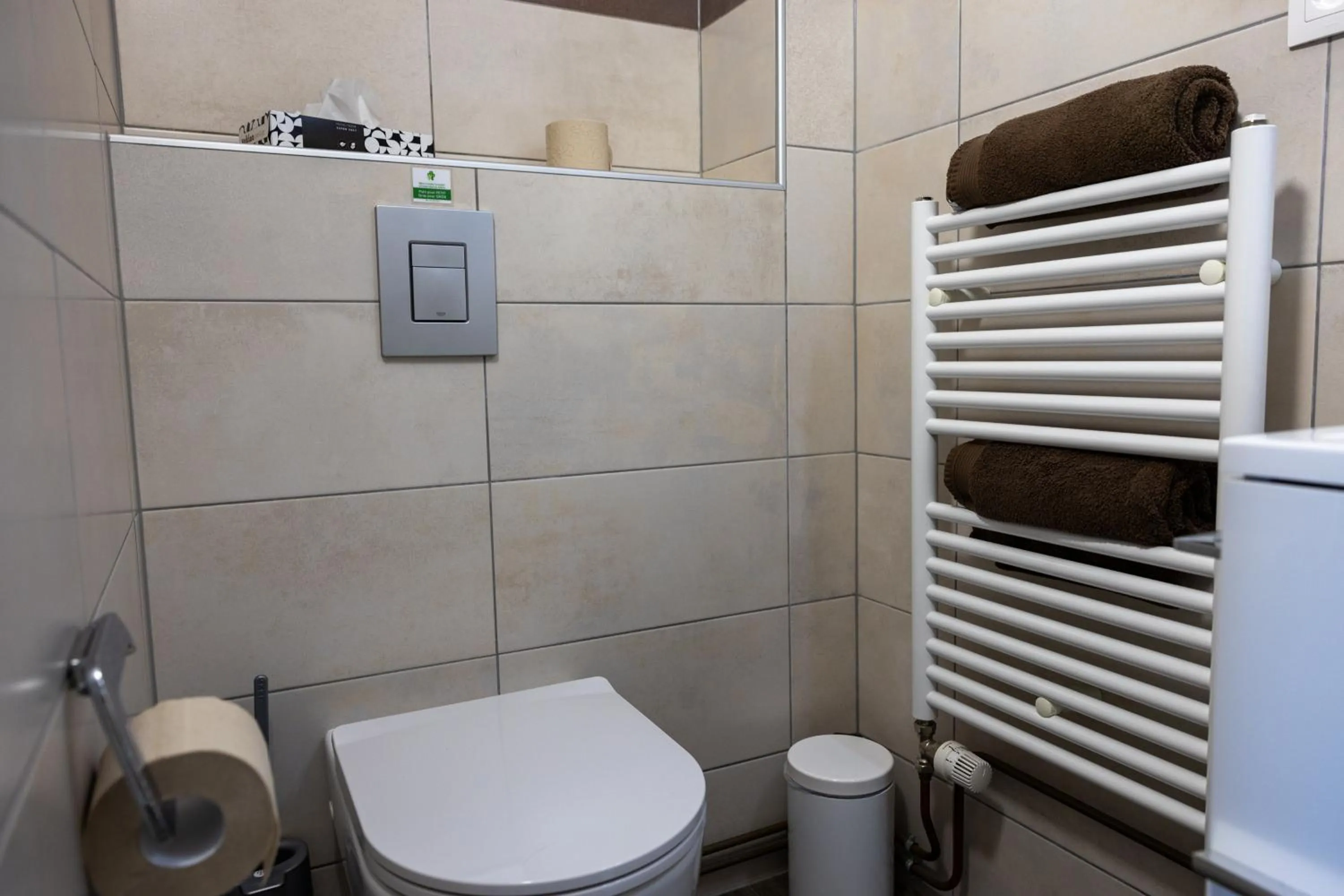 Bathroom in Le Bouton d'Or