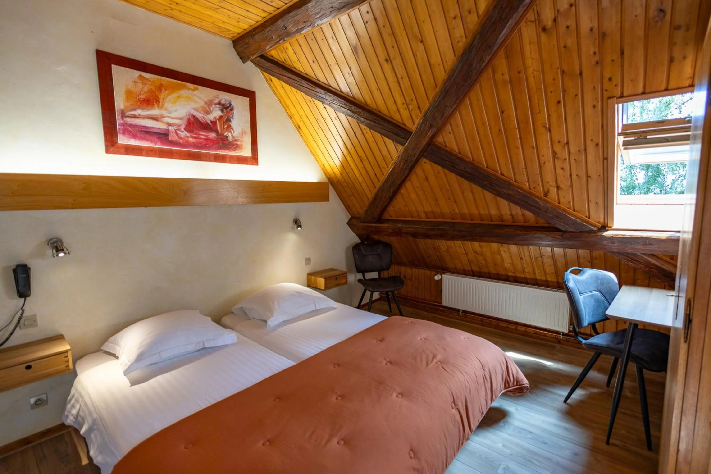 Bedroom, Bed in Le Bouton d'Or