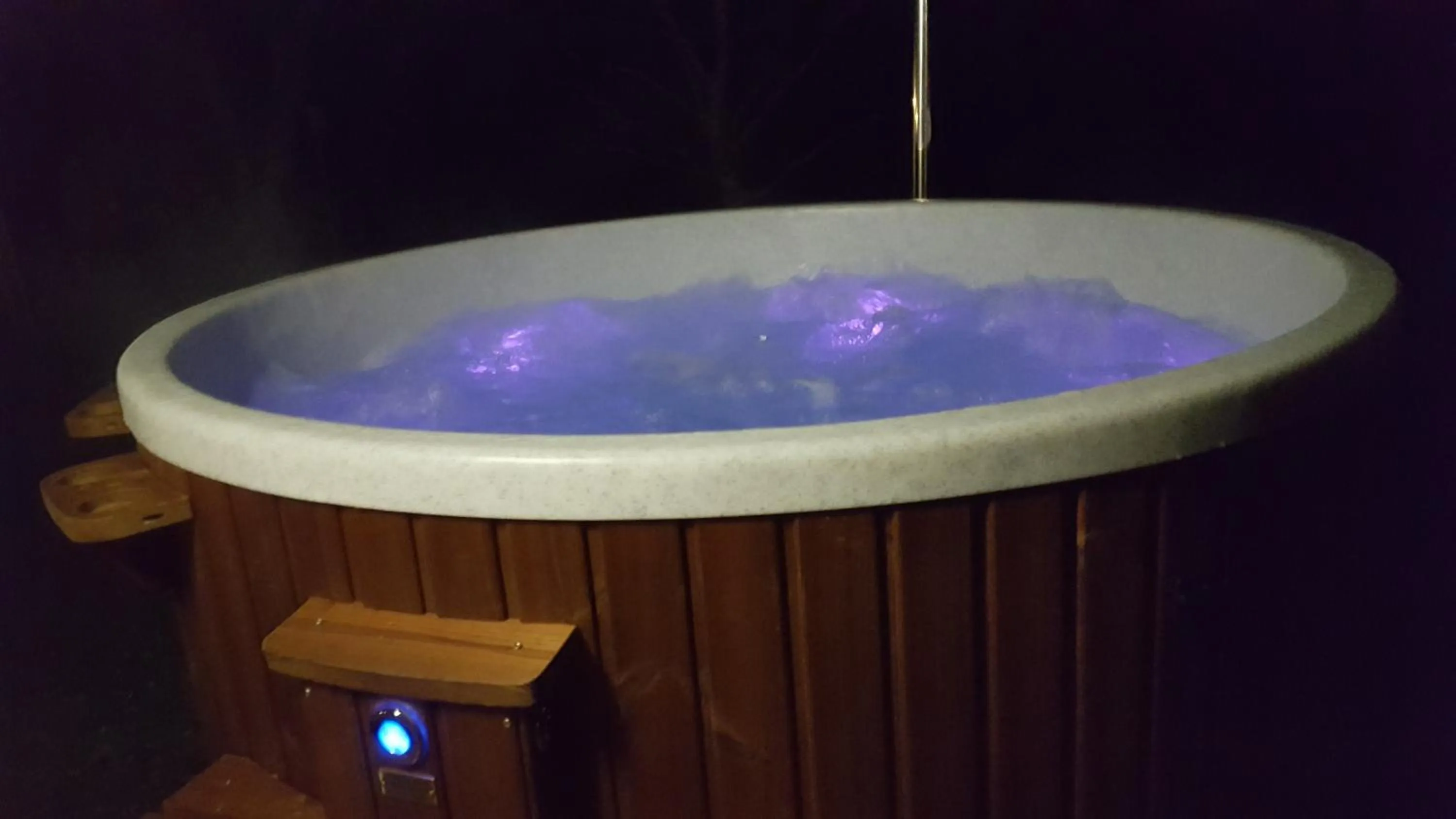 Hot Tub in Le Bouton d'Or