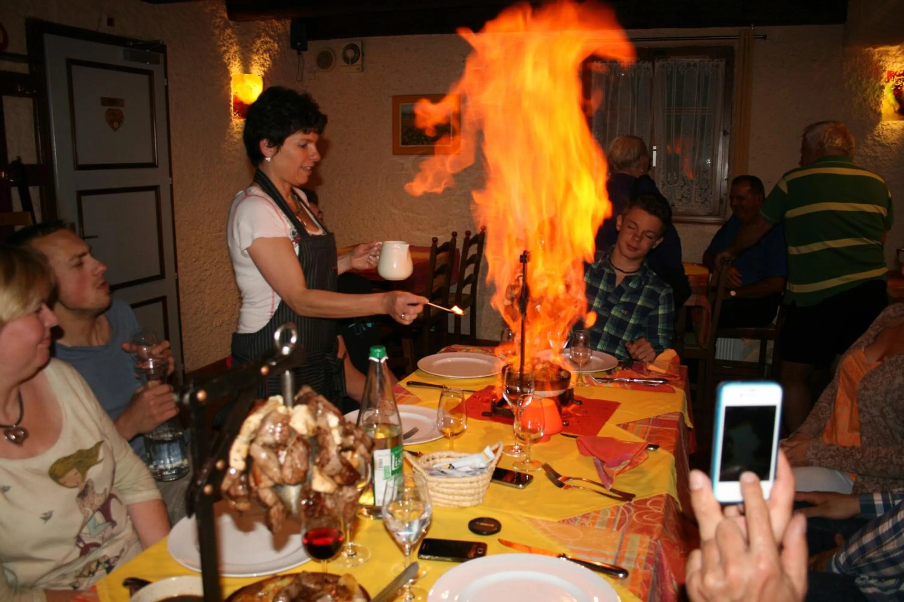 Restaurant/places to eat in Le Bouton d'Or