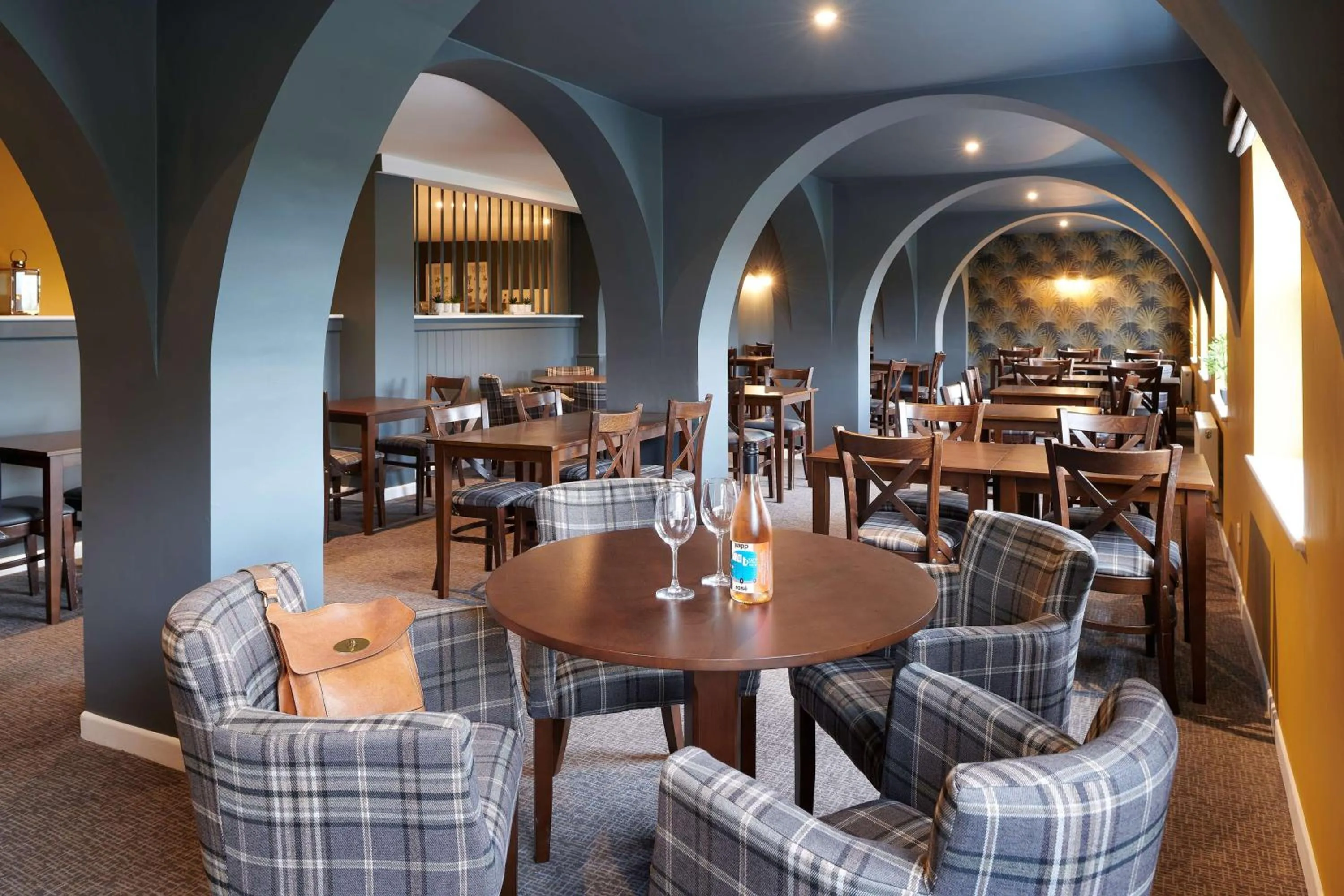 Restaurant/places to eat in The Bridge House; BW Signature Collection