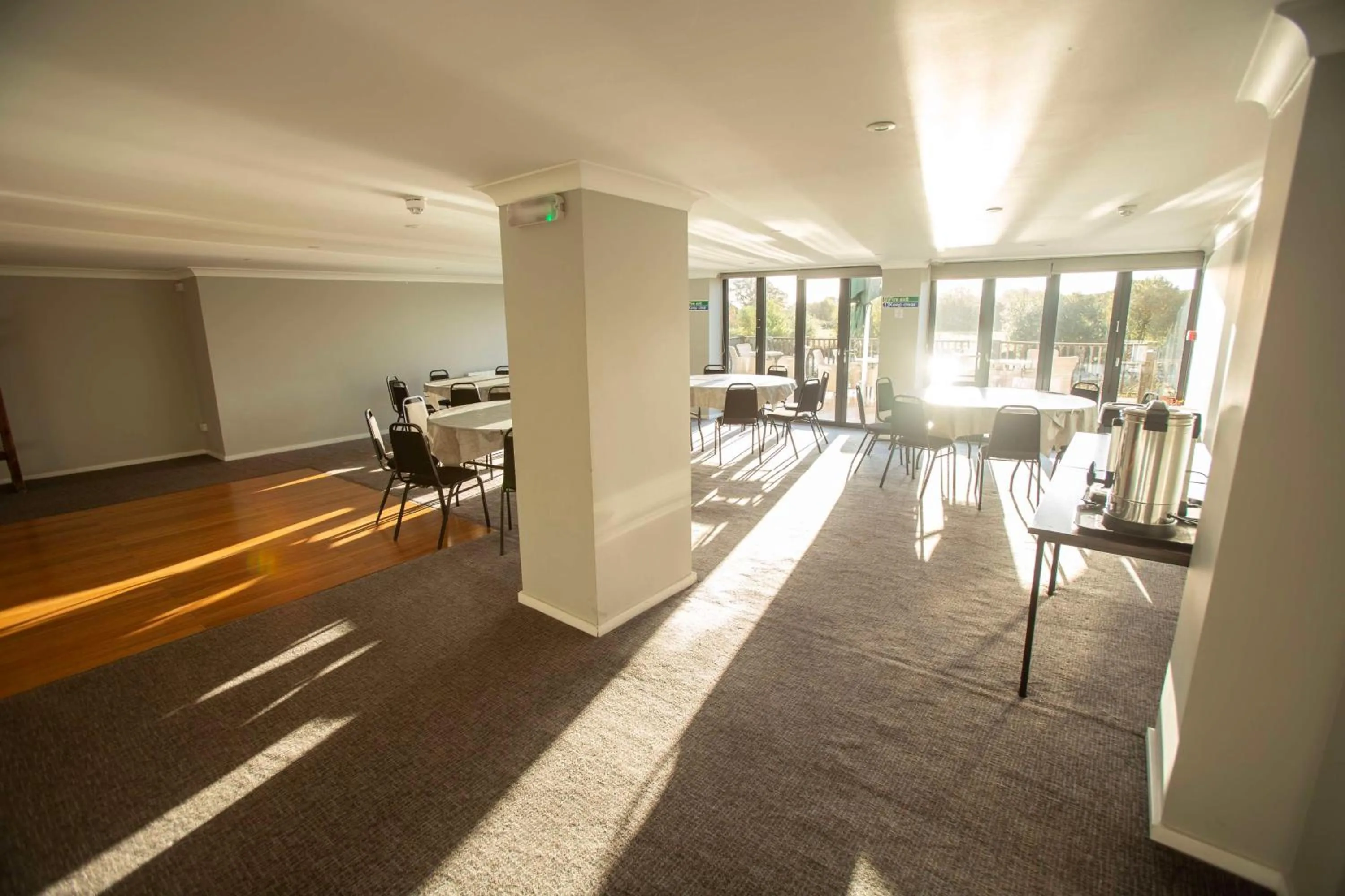 Meeting/conference room in The Bridge House; BW Signature Collection