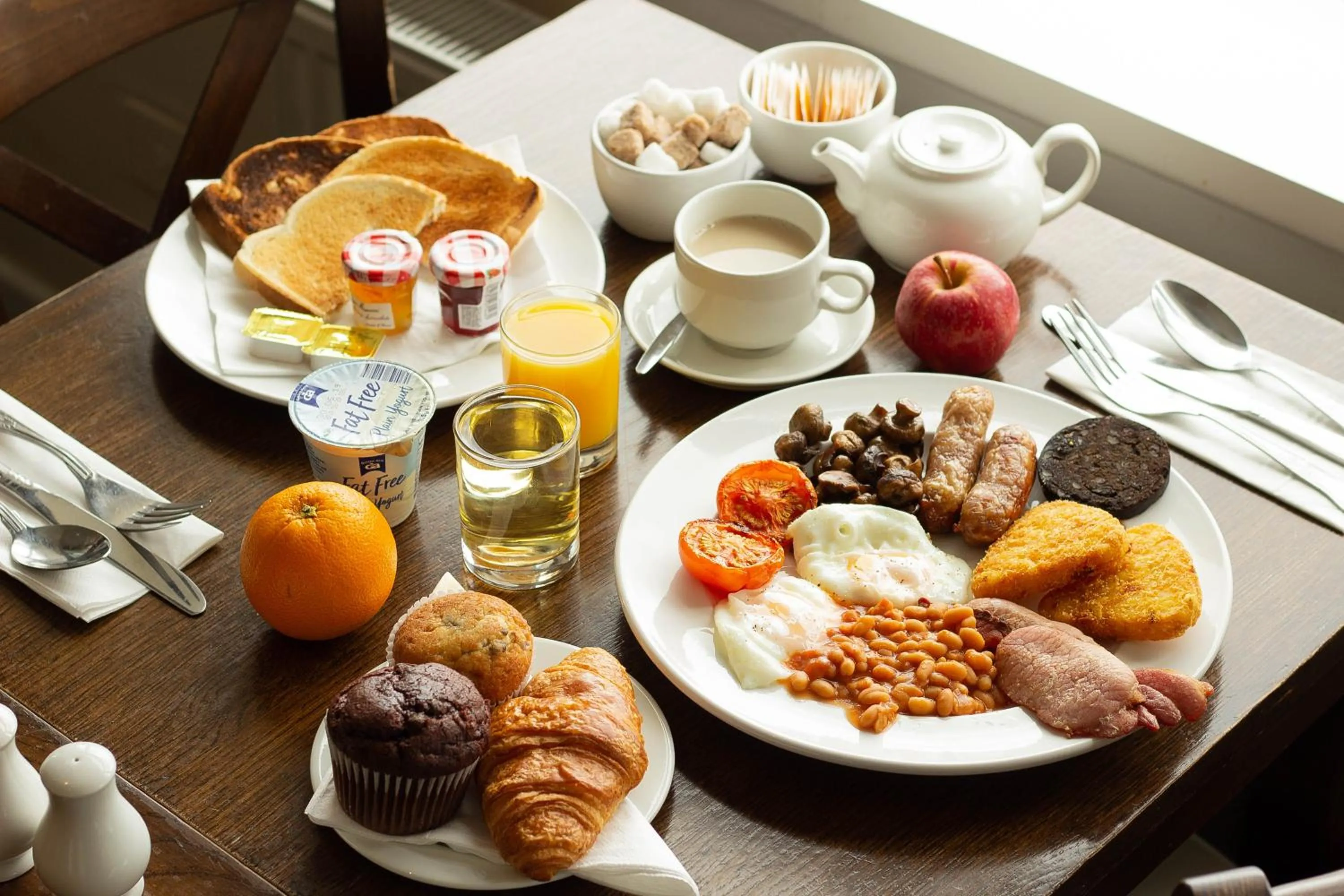 Food and drinks in The Bridge House; BW Signature Collection