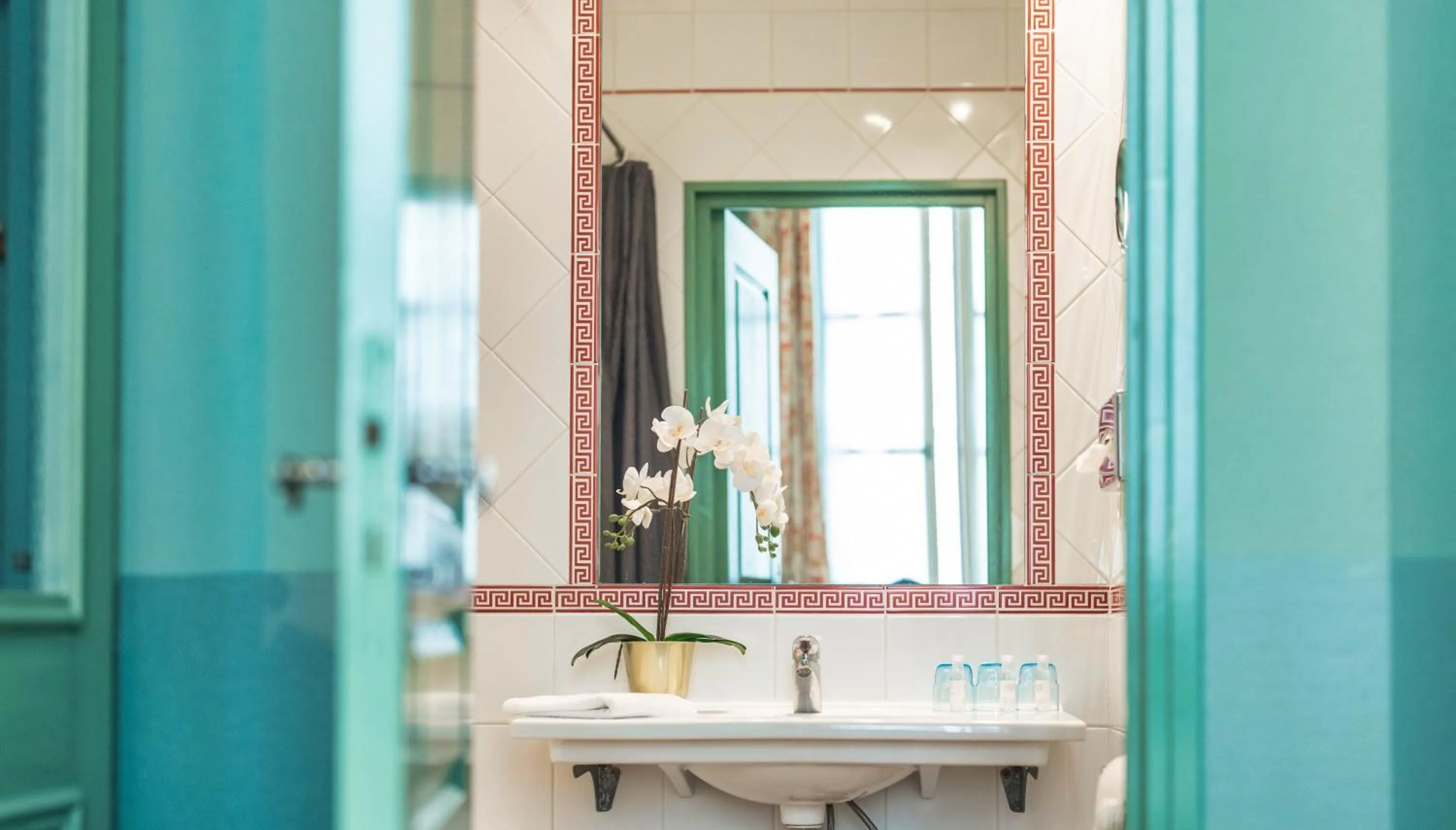 Bathroom in Garlande Hôtel Avignon Centre