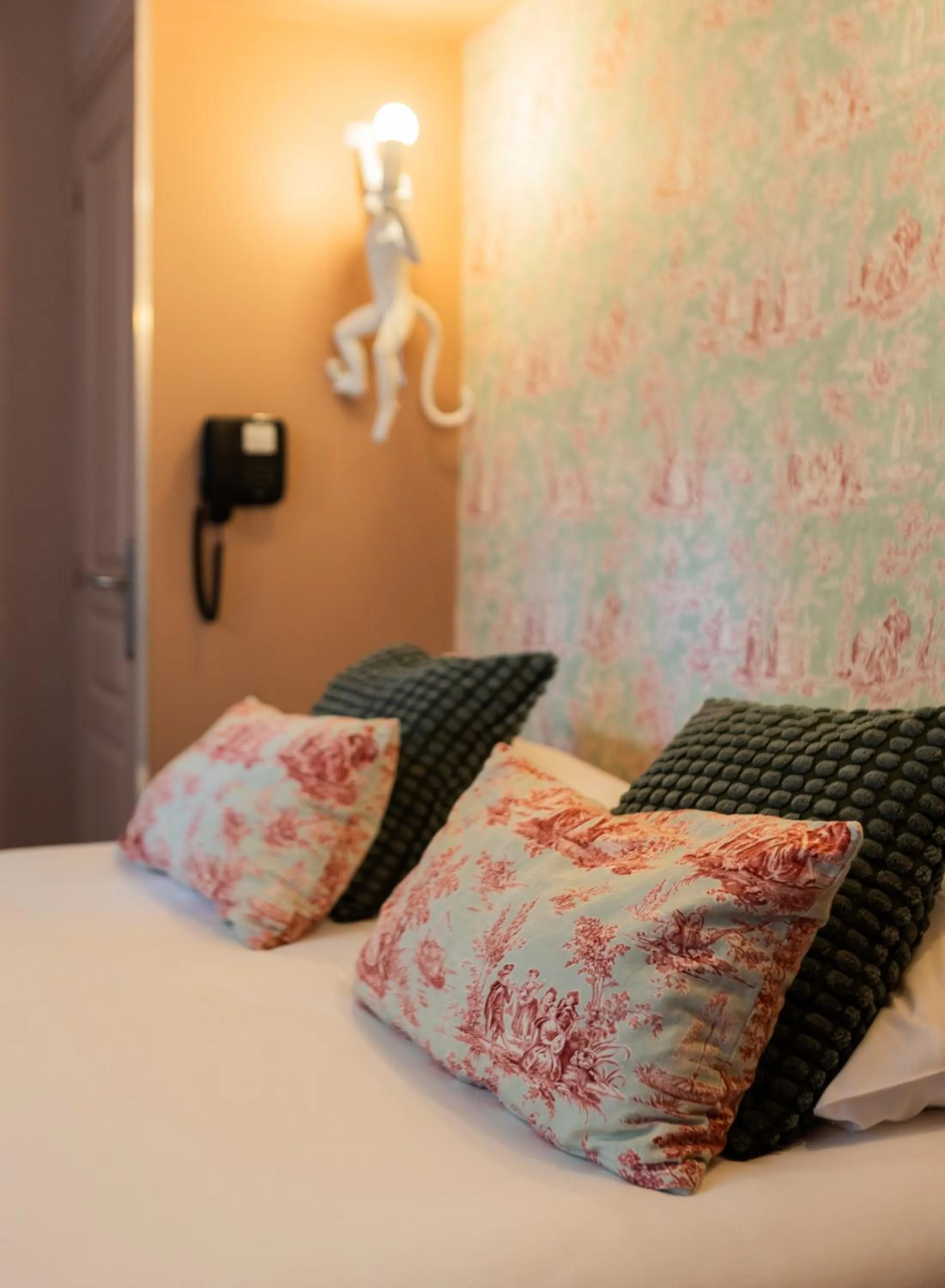 Bed in Garlande Hôtel Avignon Centre