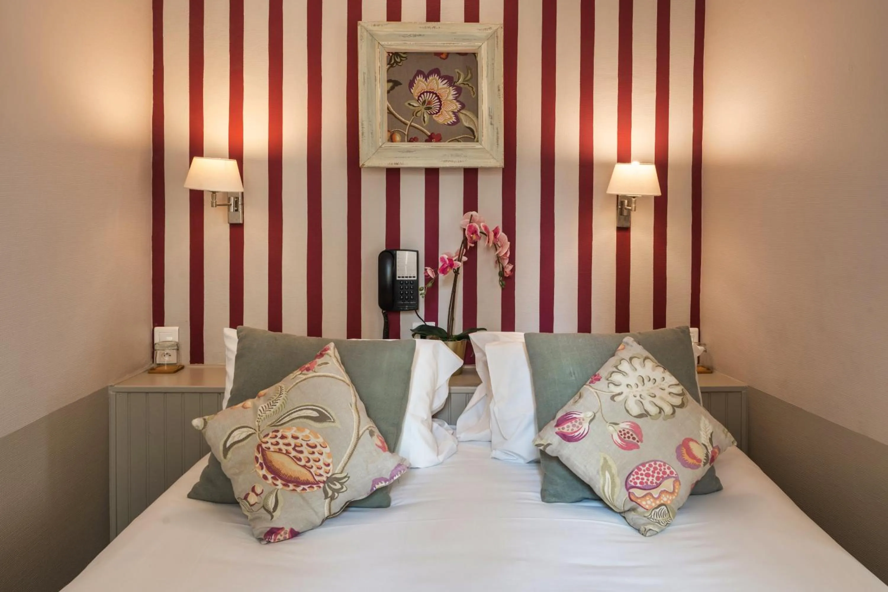 Bed in Garlande Hôtel Avignon Centre