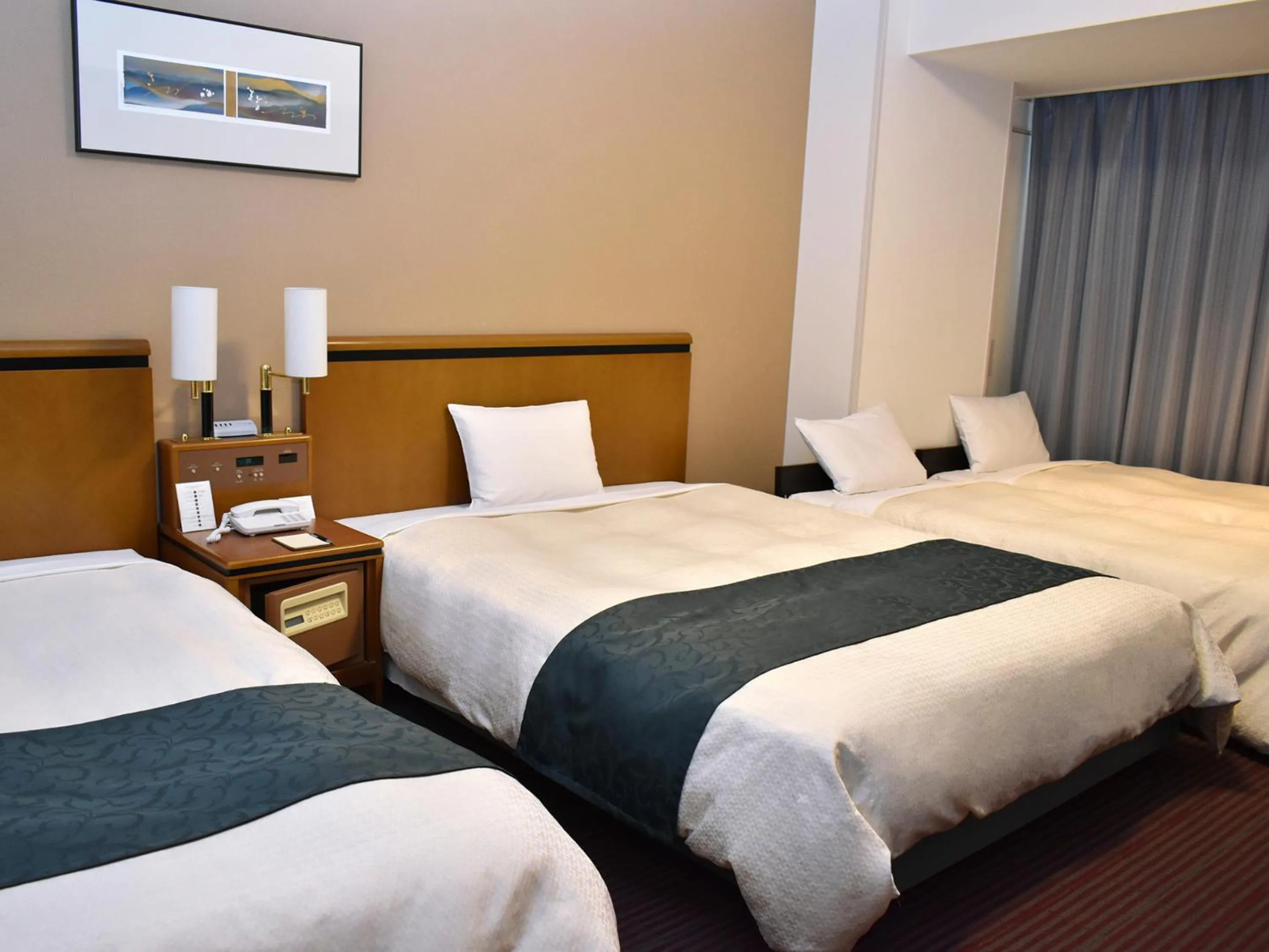 Photo of the whole room, Bed in Star Gate Hotel Kansai Airport