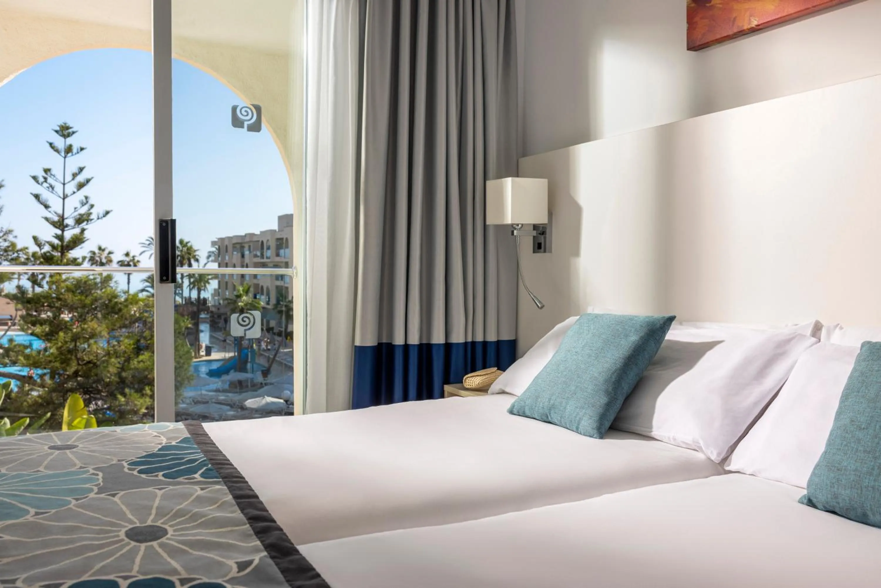 Bedroom, Bed in Grupotel Alcudia Pins