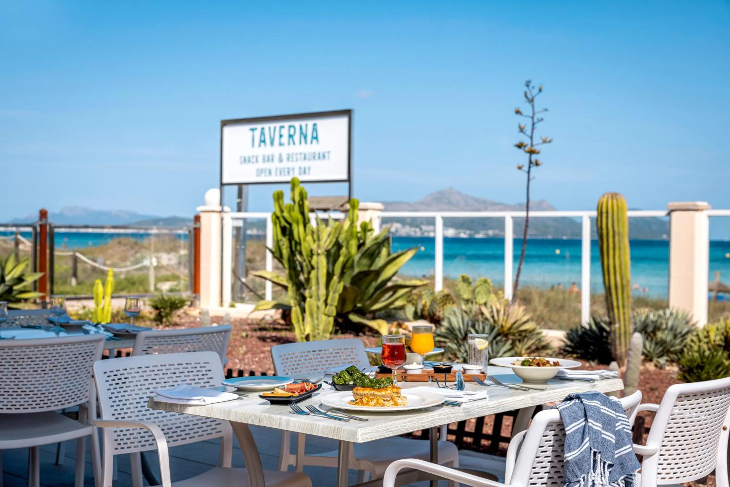 Restaurant/places to eat in Grupotel Alcudia Pins