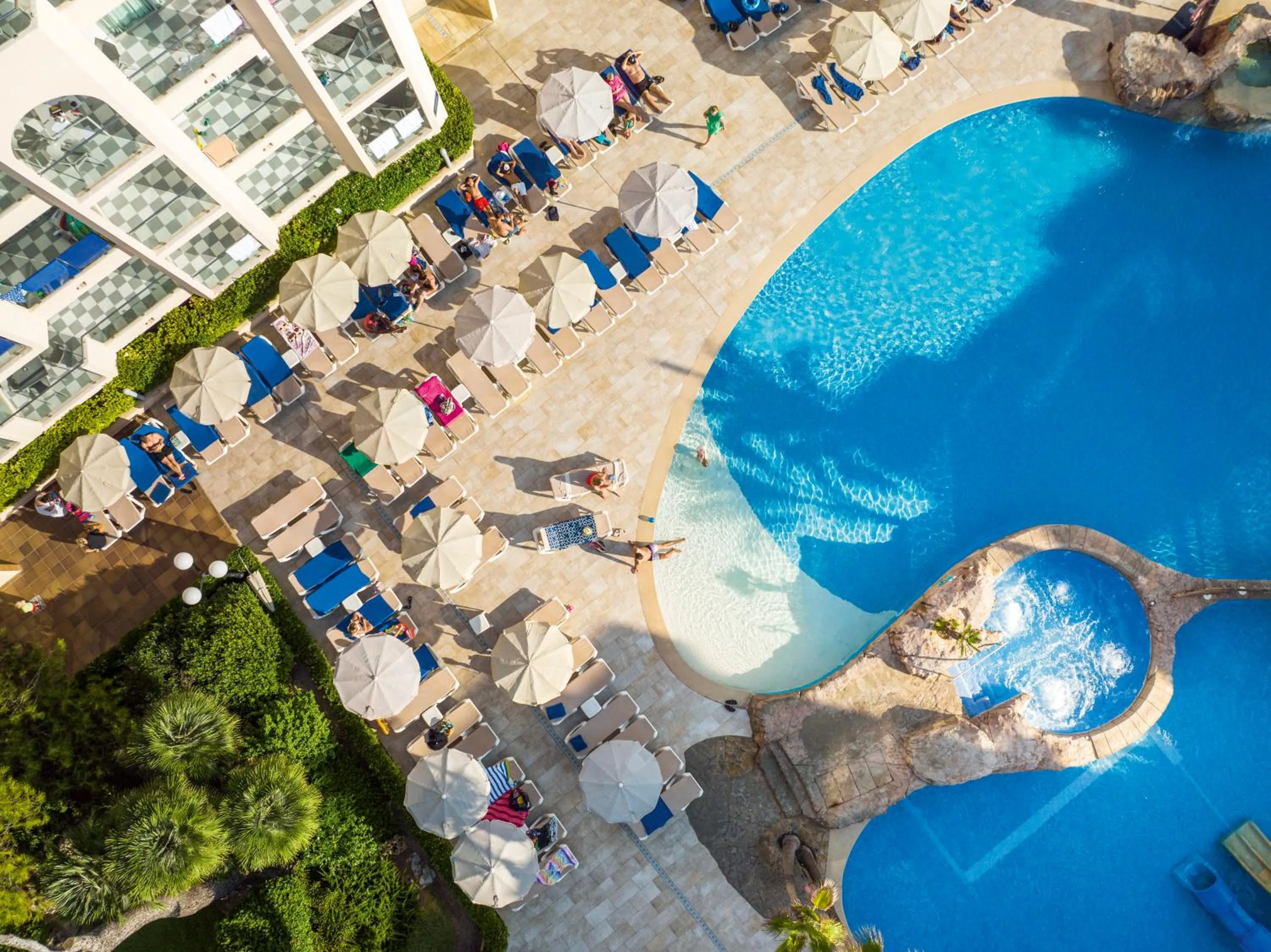 Swimming pool in Grupotel Alcudia Pins