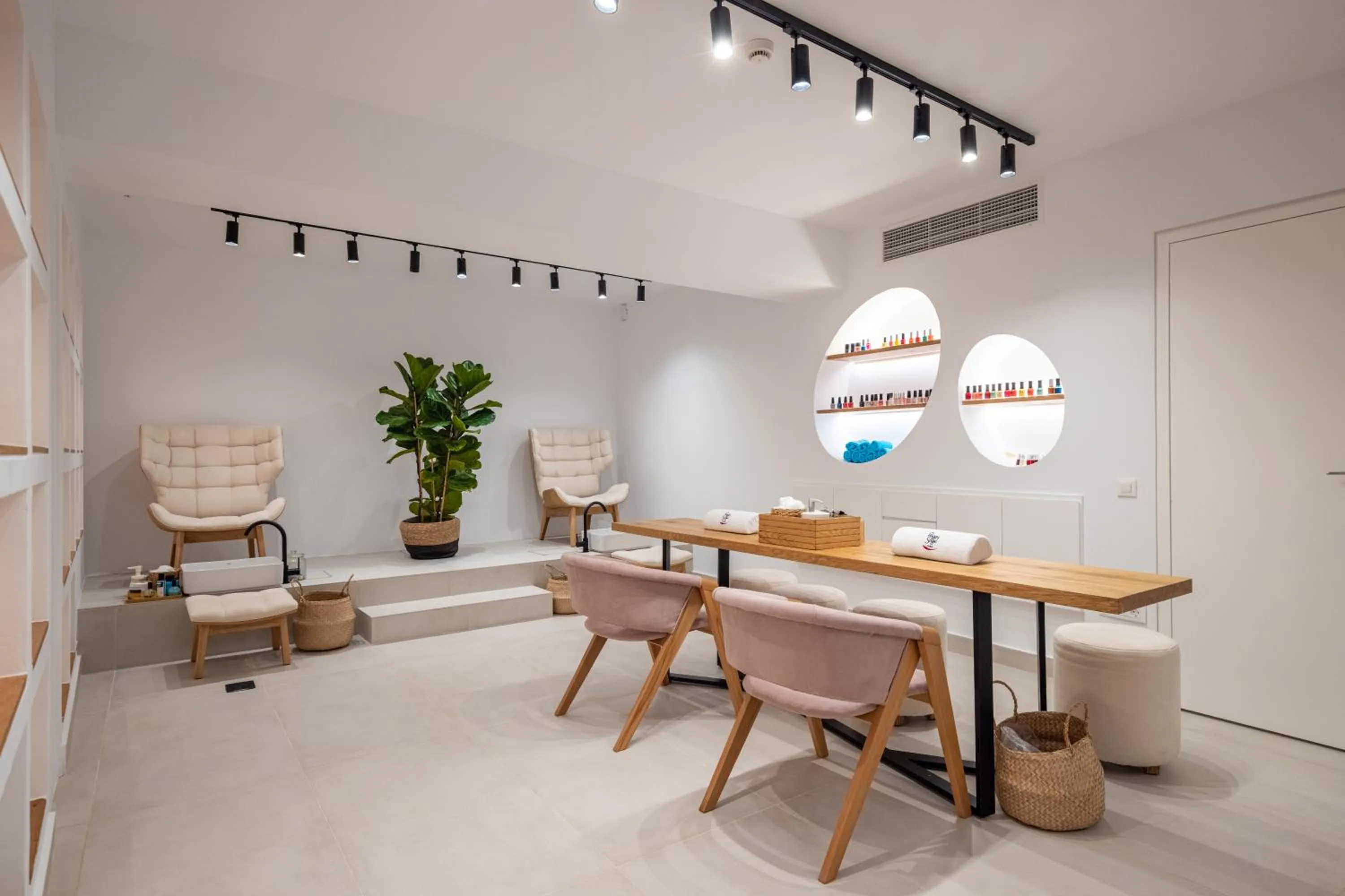 Spa and wellness centre/facilities in Nikki Beach Resort & Spa Santorini