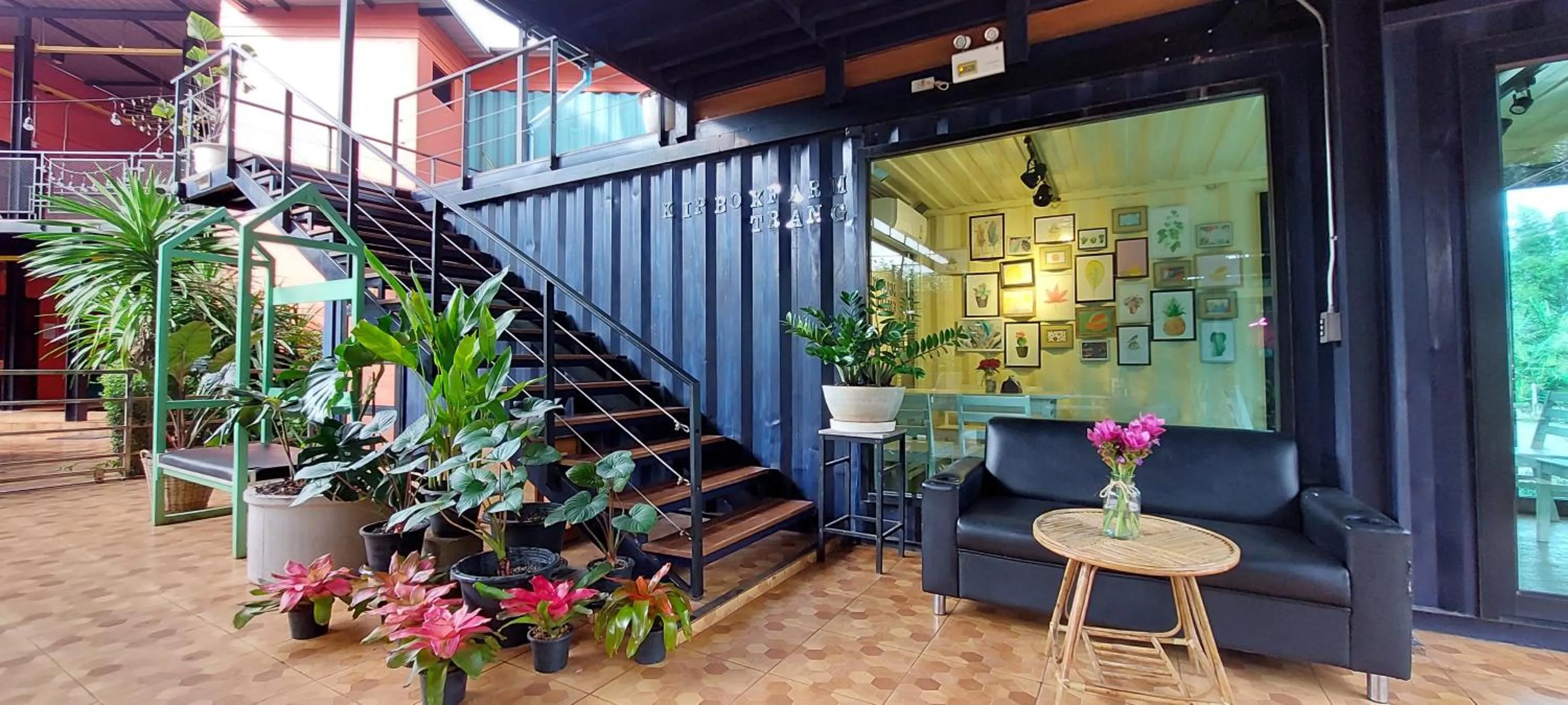 Property building in Kipbox Hotel Trang