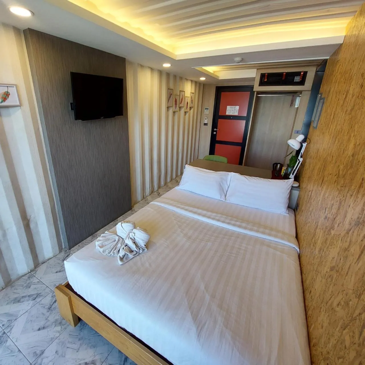 Photo of the whole room in Kipbox Hotel Trang