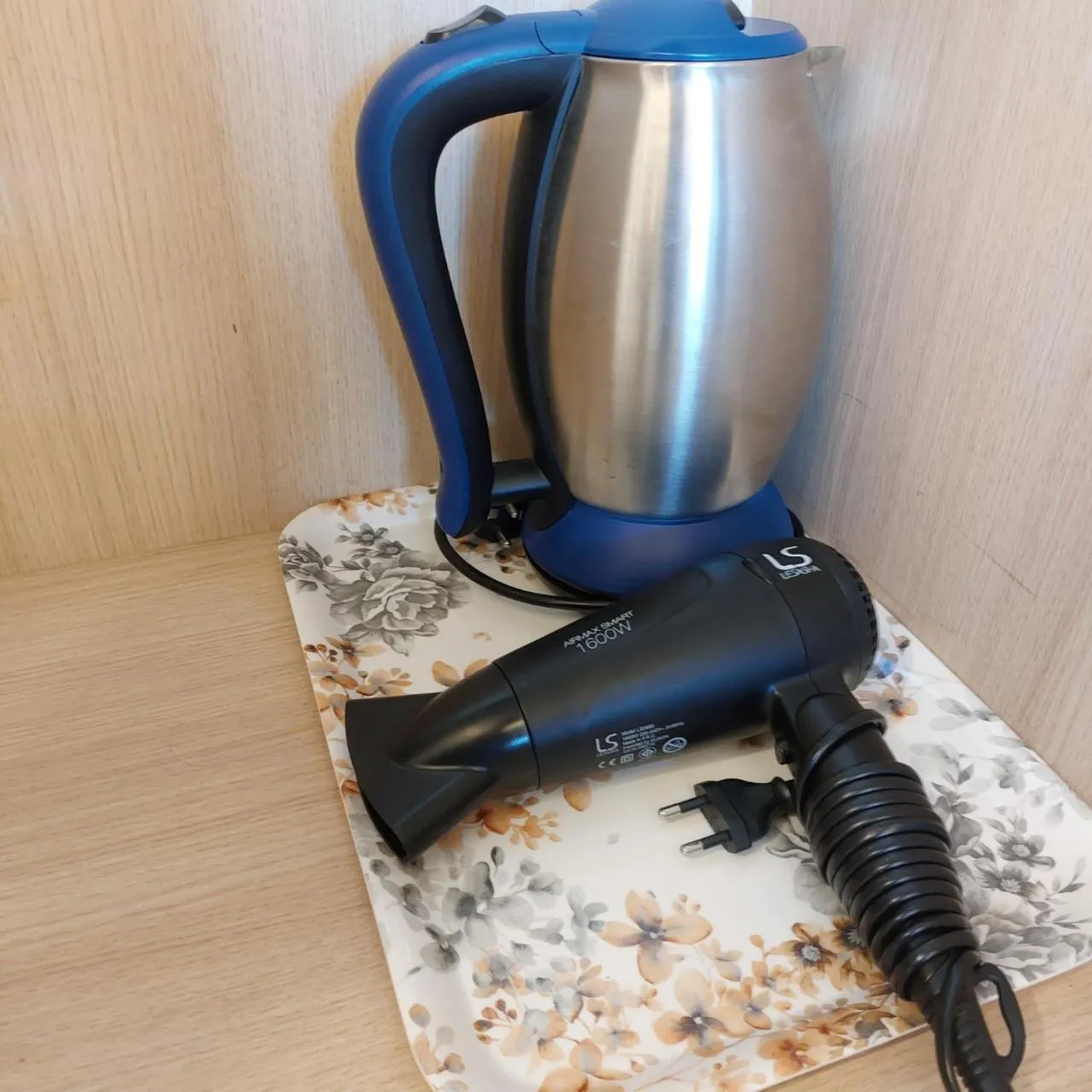 Coffee/tea facilities in Kipbox Hotel Trang