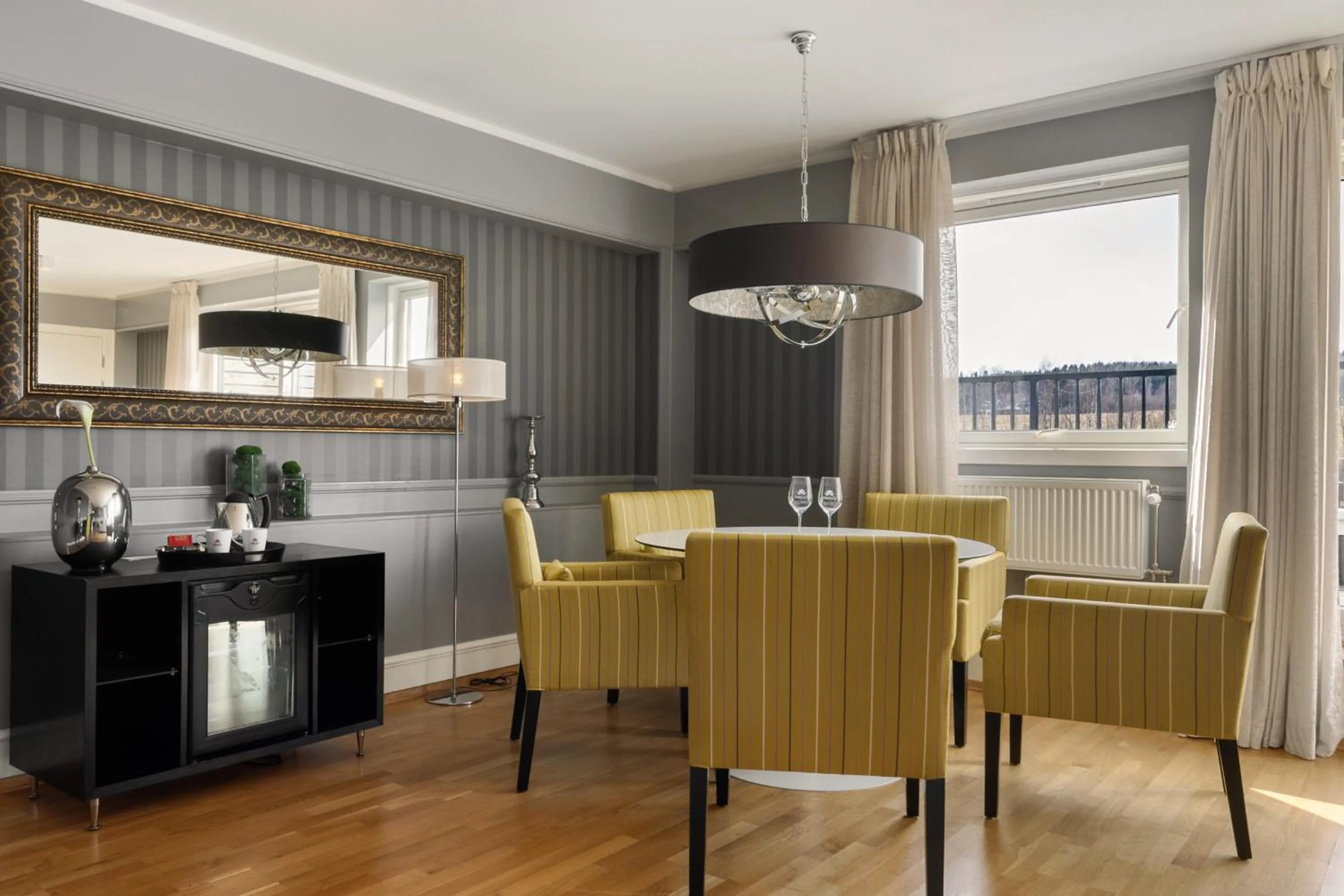 Seating area in Frichs Hotel Hamar