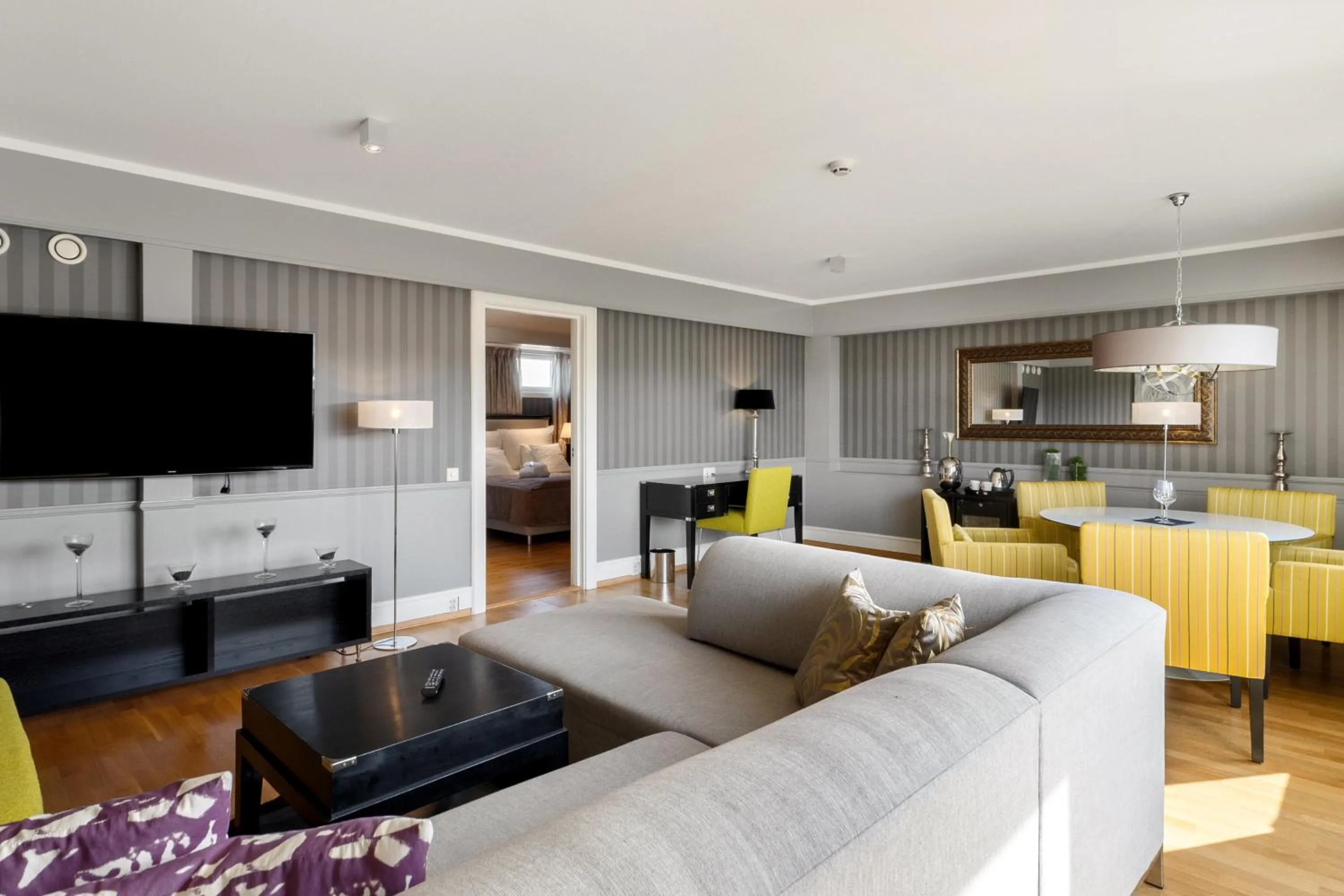 TV and multimedia in Frichs Hotel Hamar