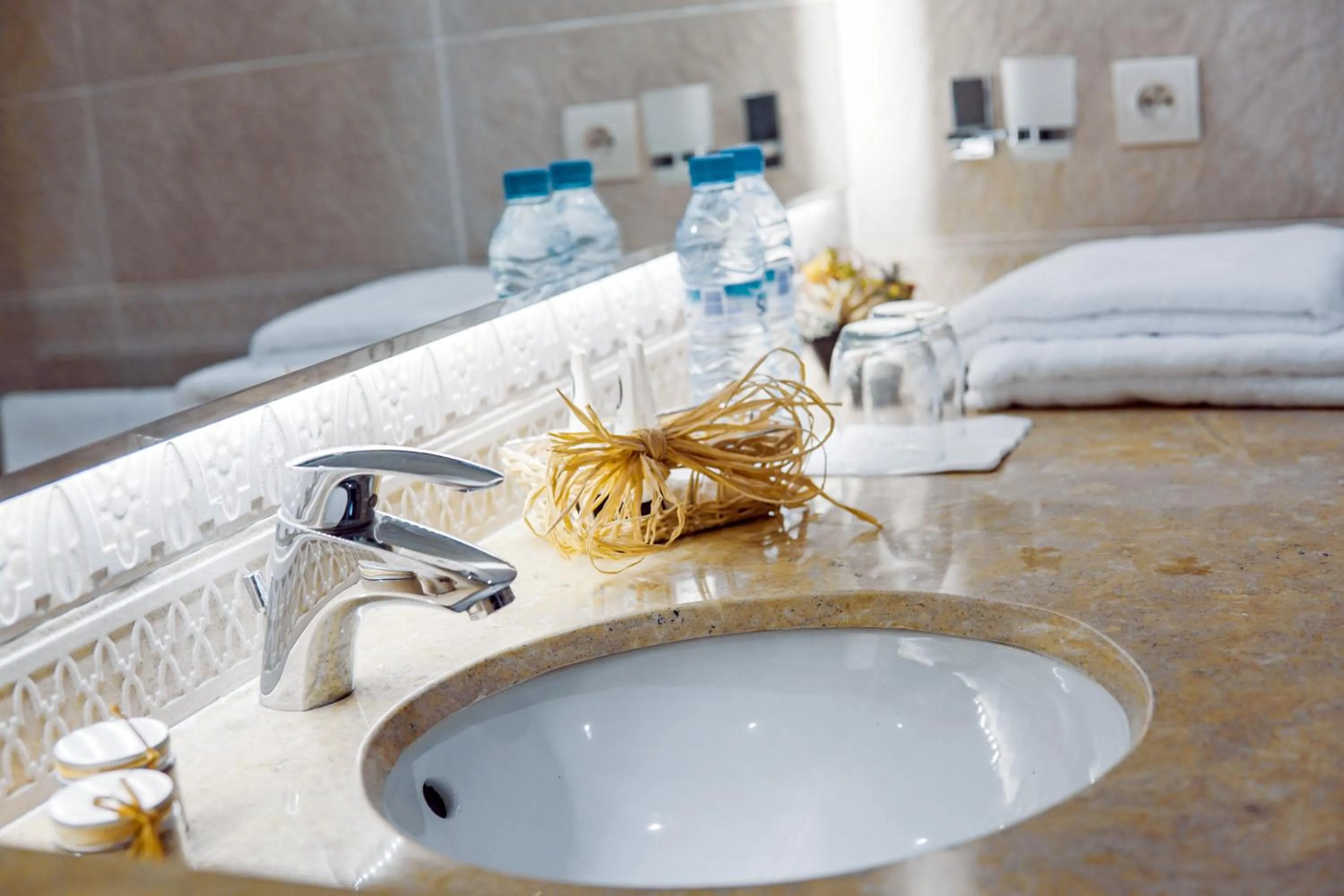 Shower in Riad Zidania