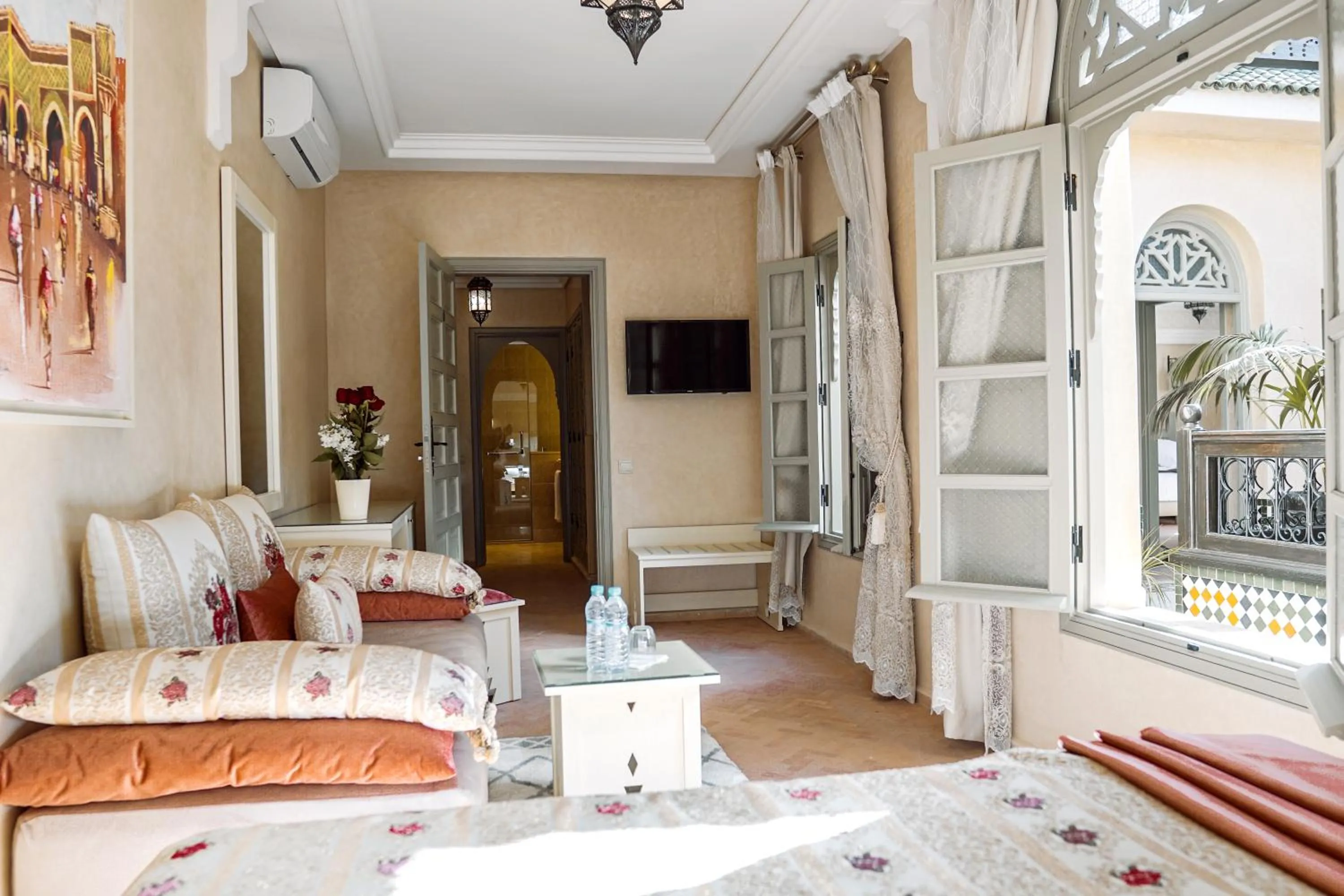 Shower, Bed in Riad Zidania