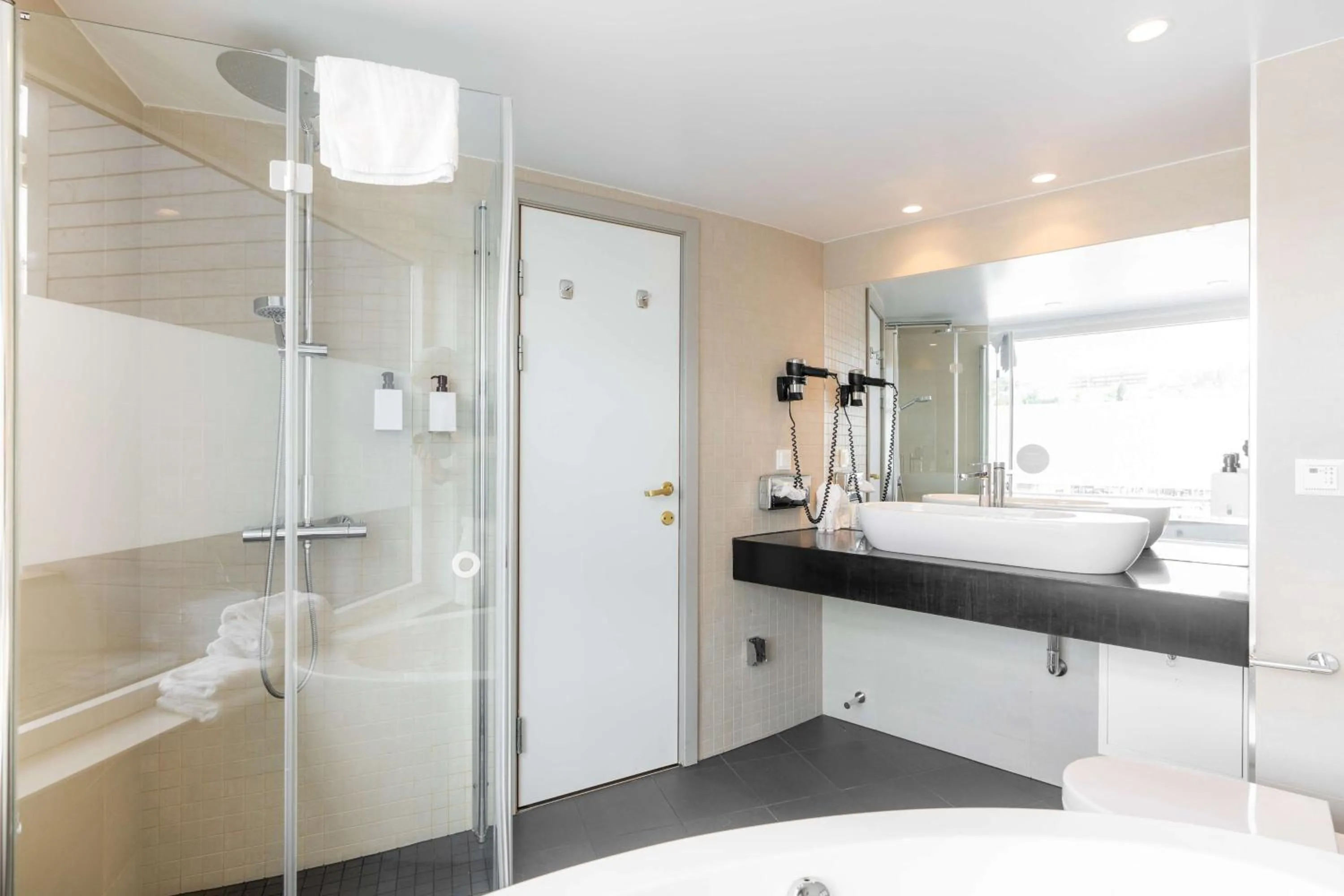 Bedroom in Scandic Ishavshotel