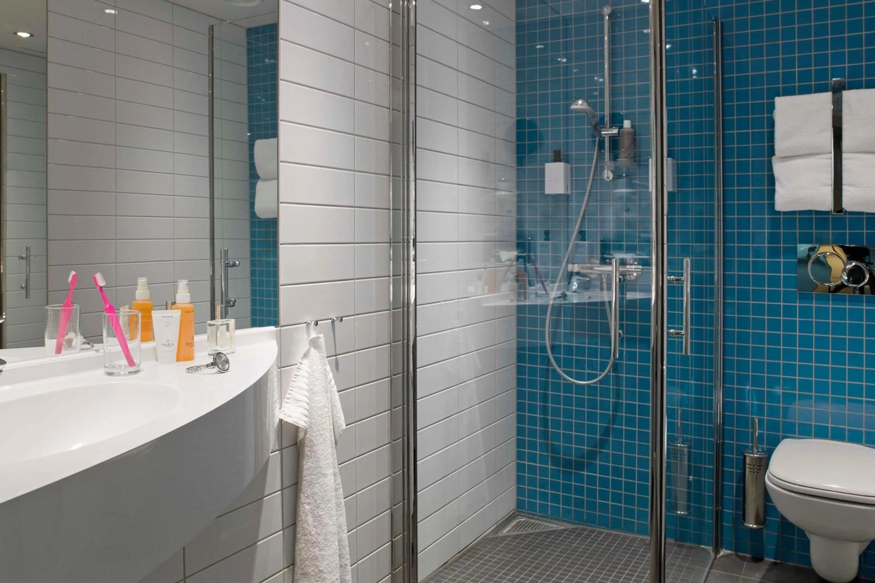 Bathroom in Scandic Ishavshotel