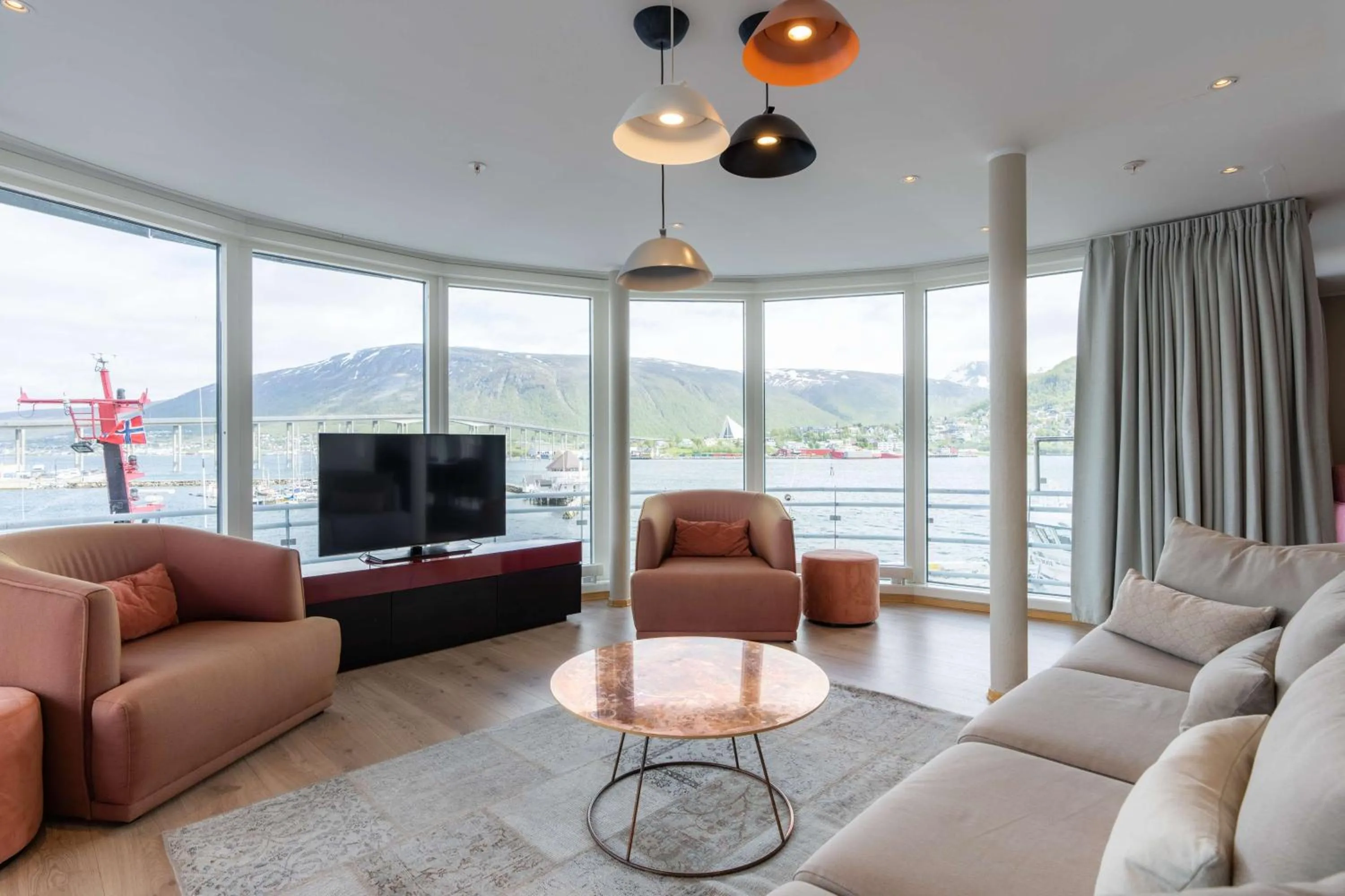 Photo of the whole room in Scandic Ishavshotel