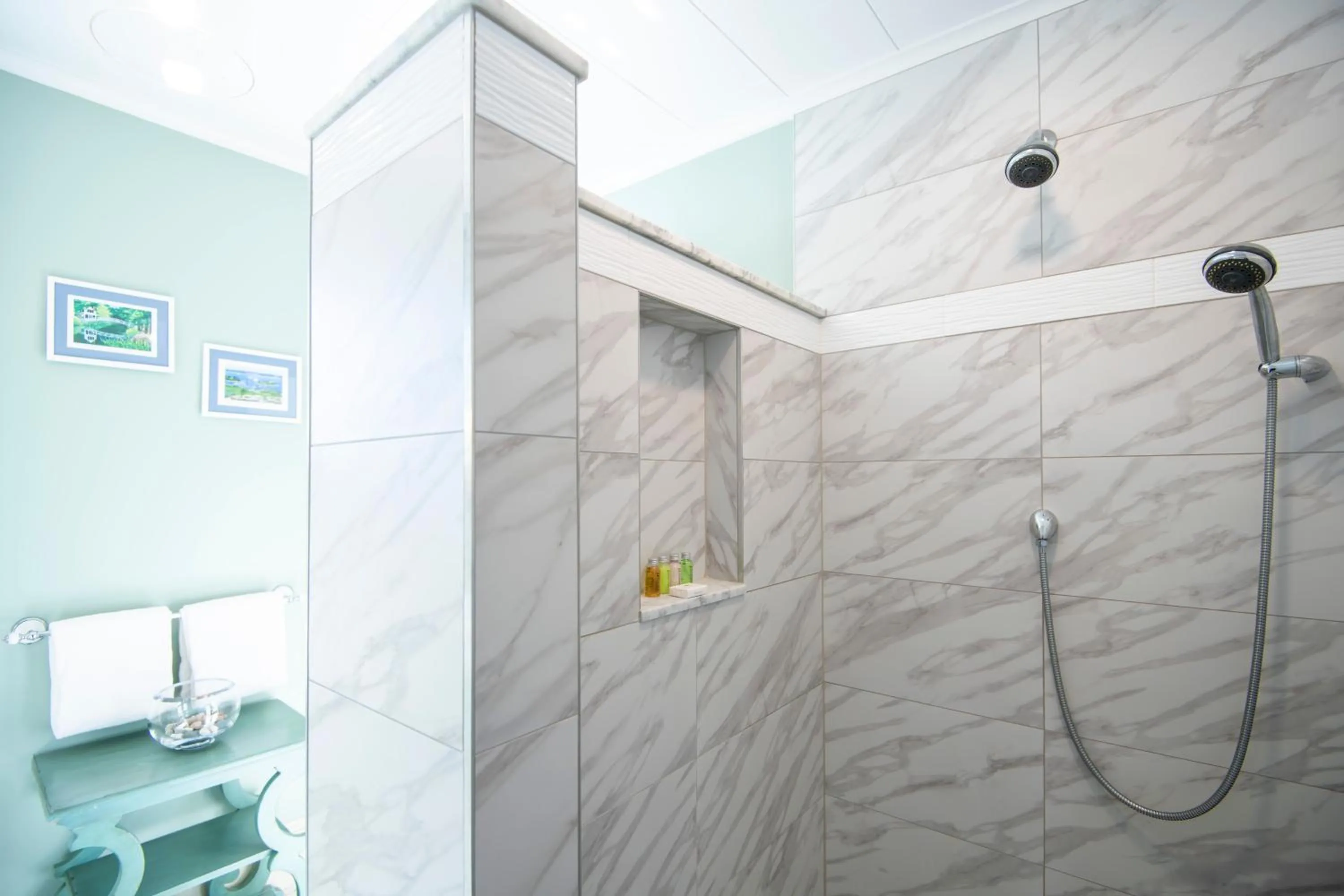 Shower in The Primrose