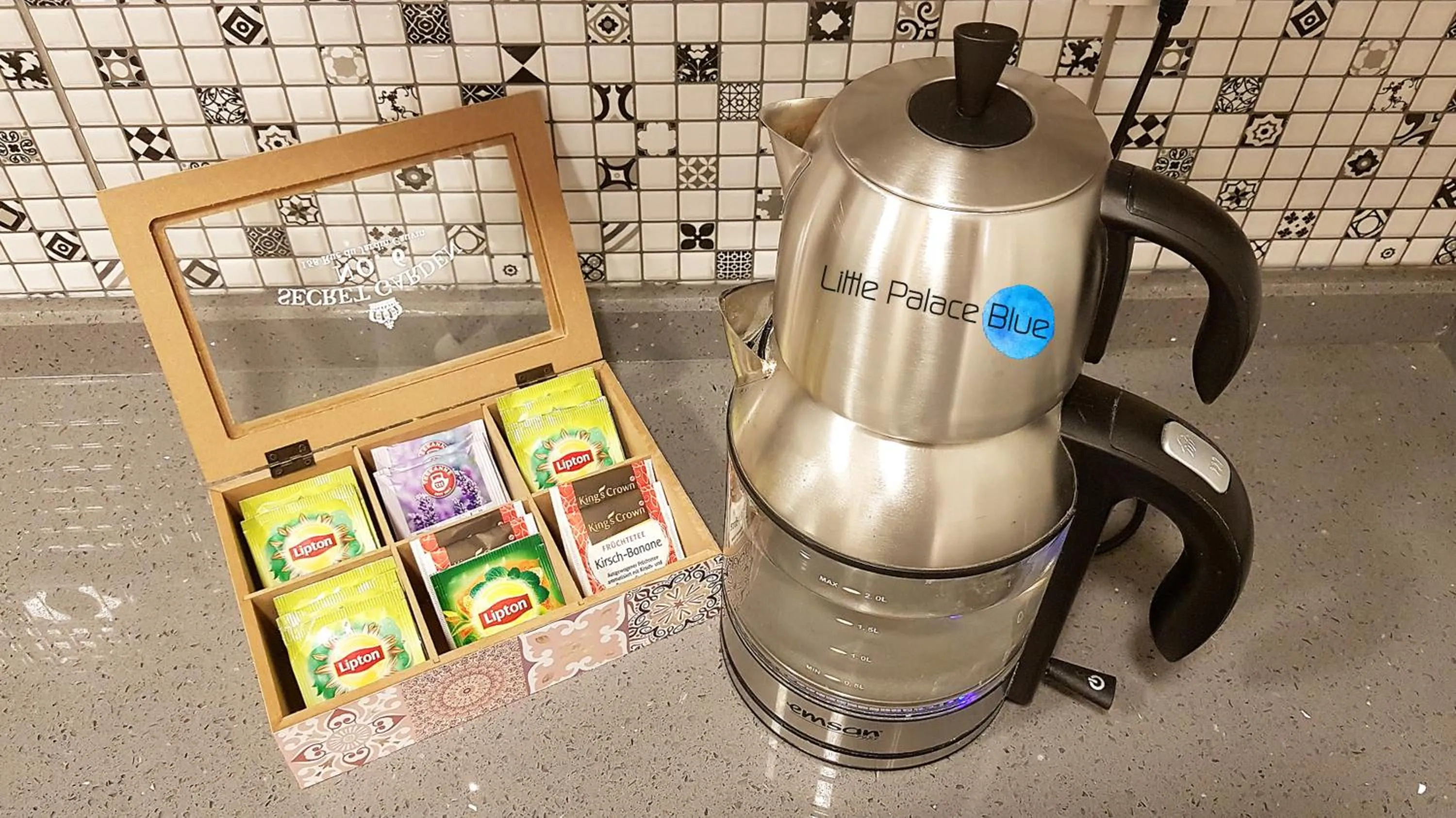 Coffee/tea facilities in Little Palace Blue Apartment