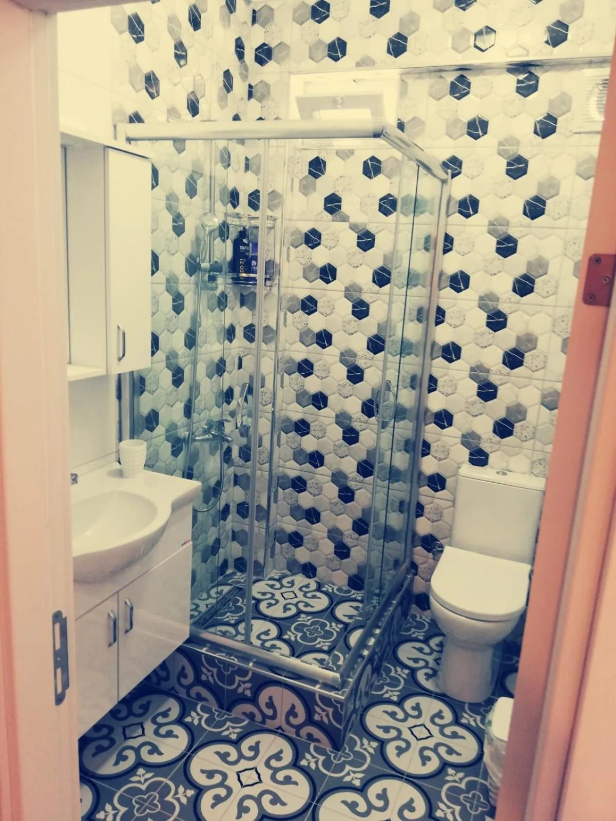 Bathroom in Little Palace Blue Apartment