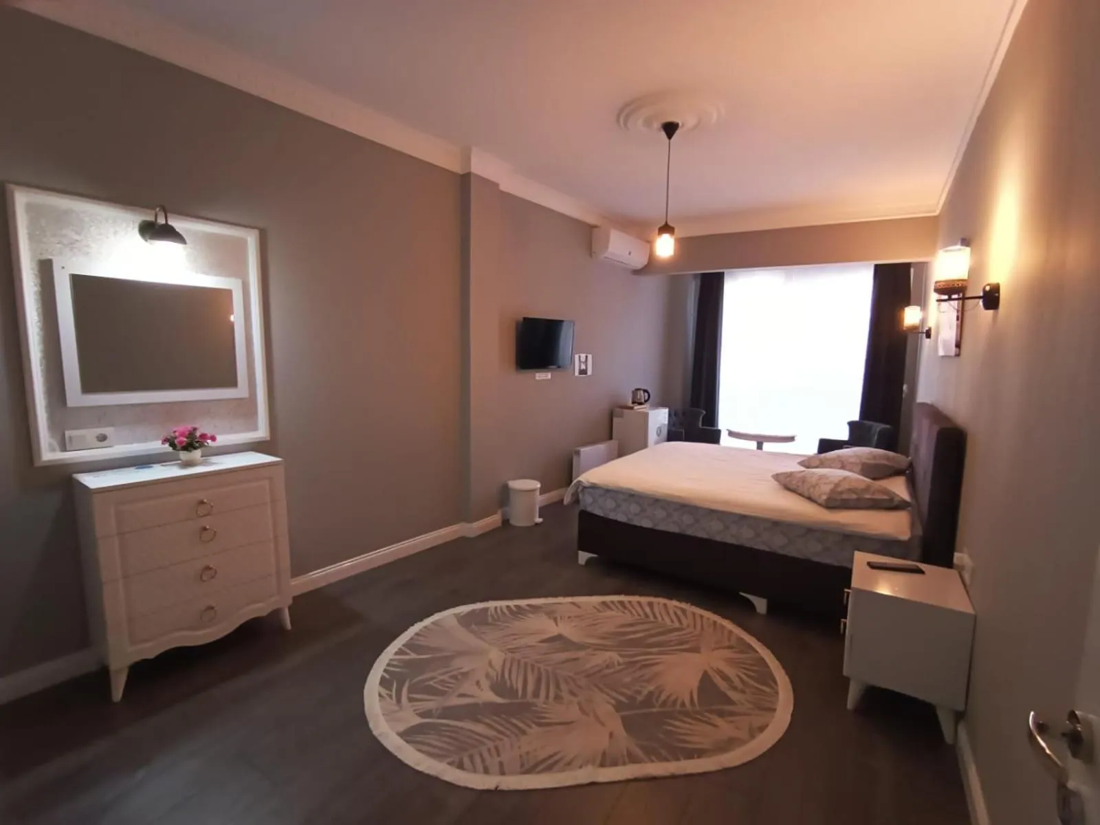 Bedroom, Bed in Little Palace Blue Apartment