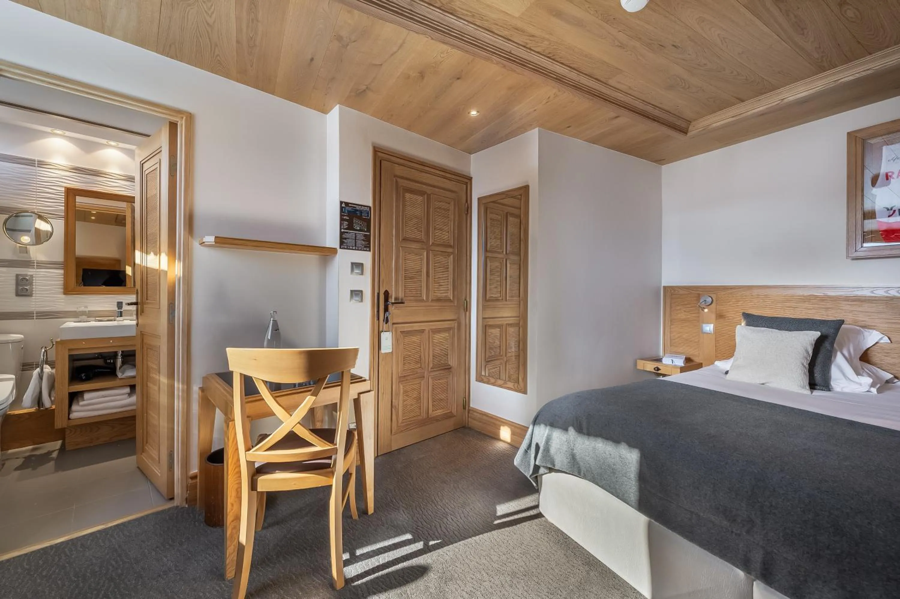 Bedroom, Bed in Hotel Annapurna