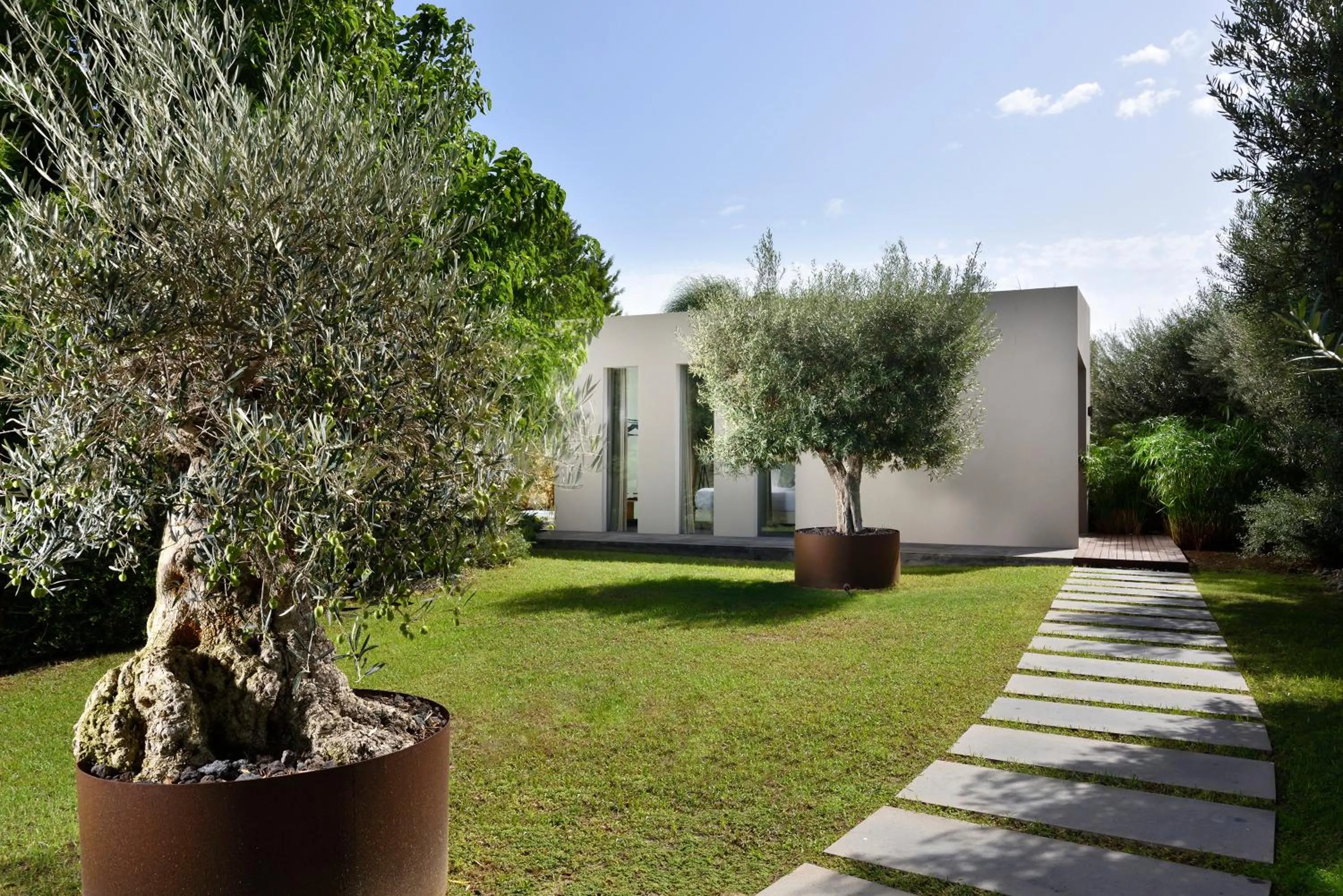 Property building in Minareto