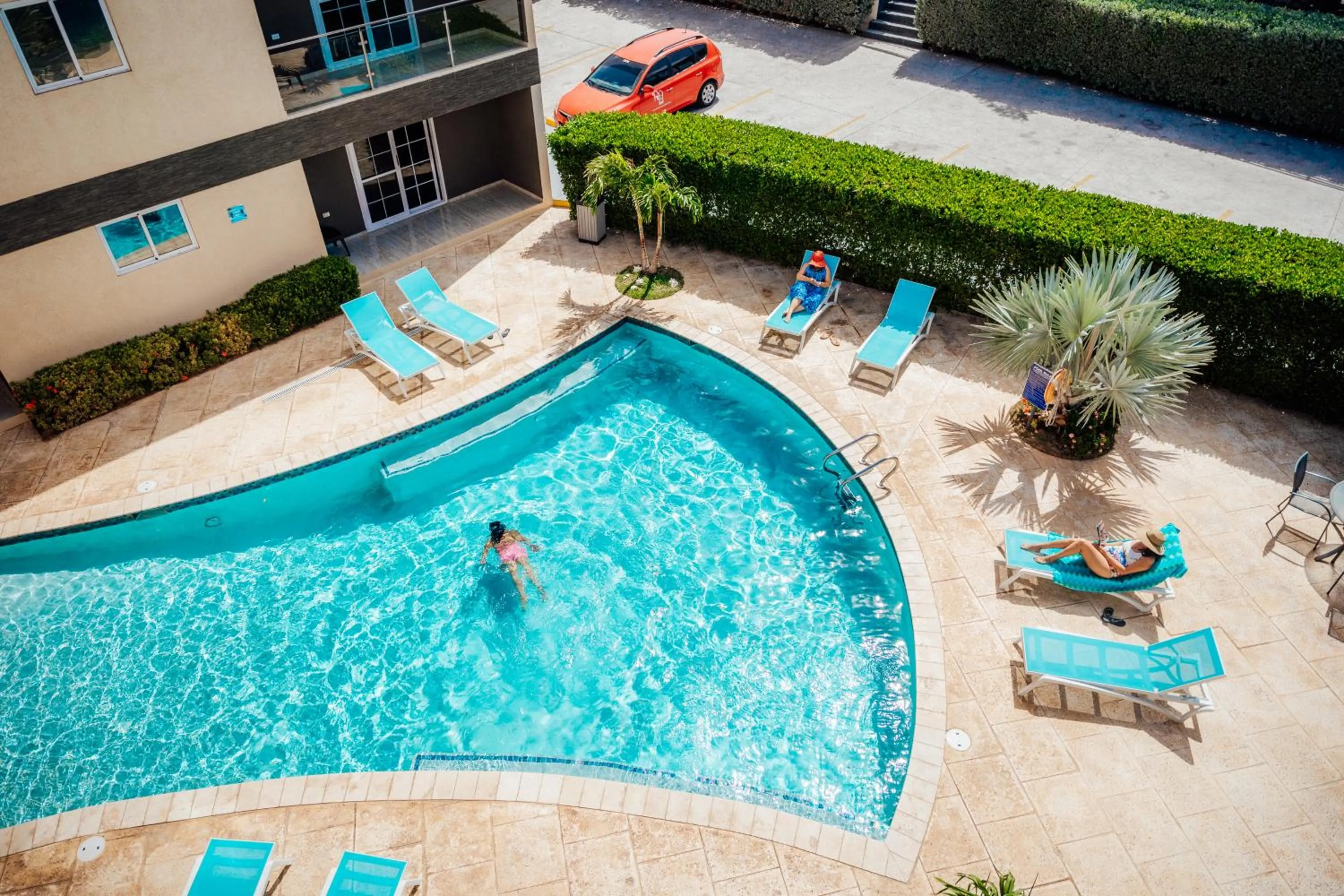 People in Hotel RH Boutique Aruba