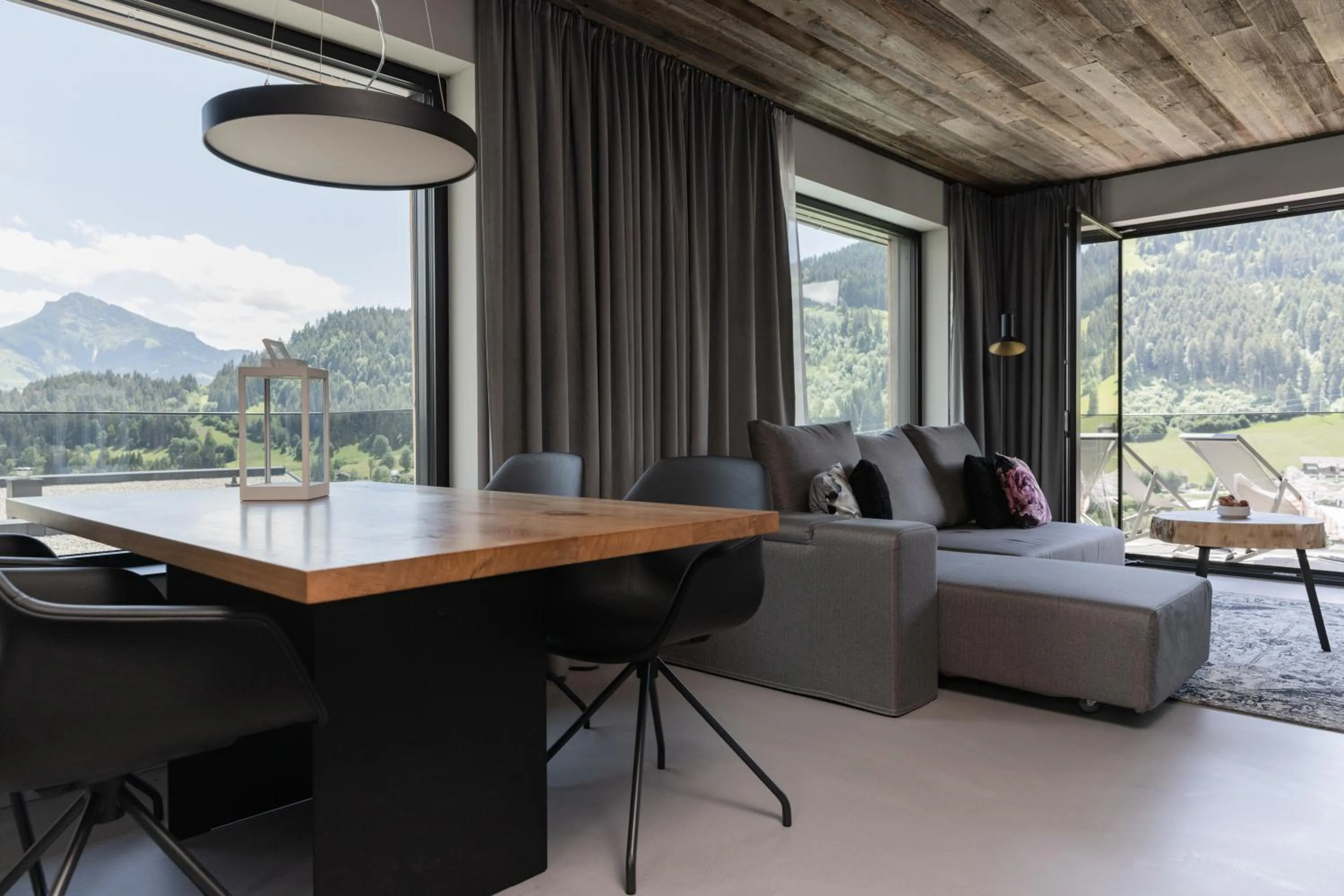 Living room in GOING TRIPLE A apartments WEST