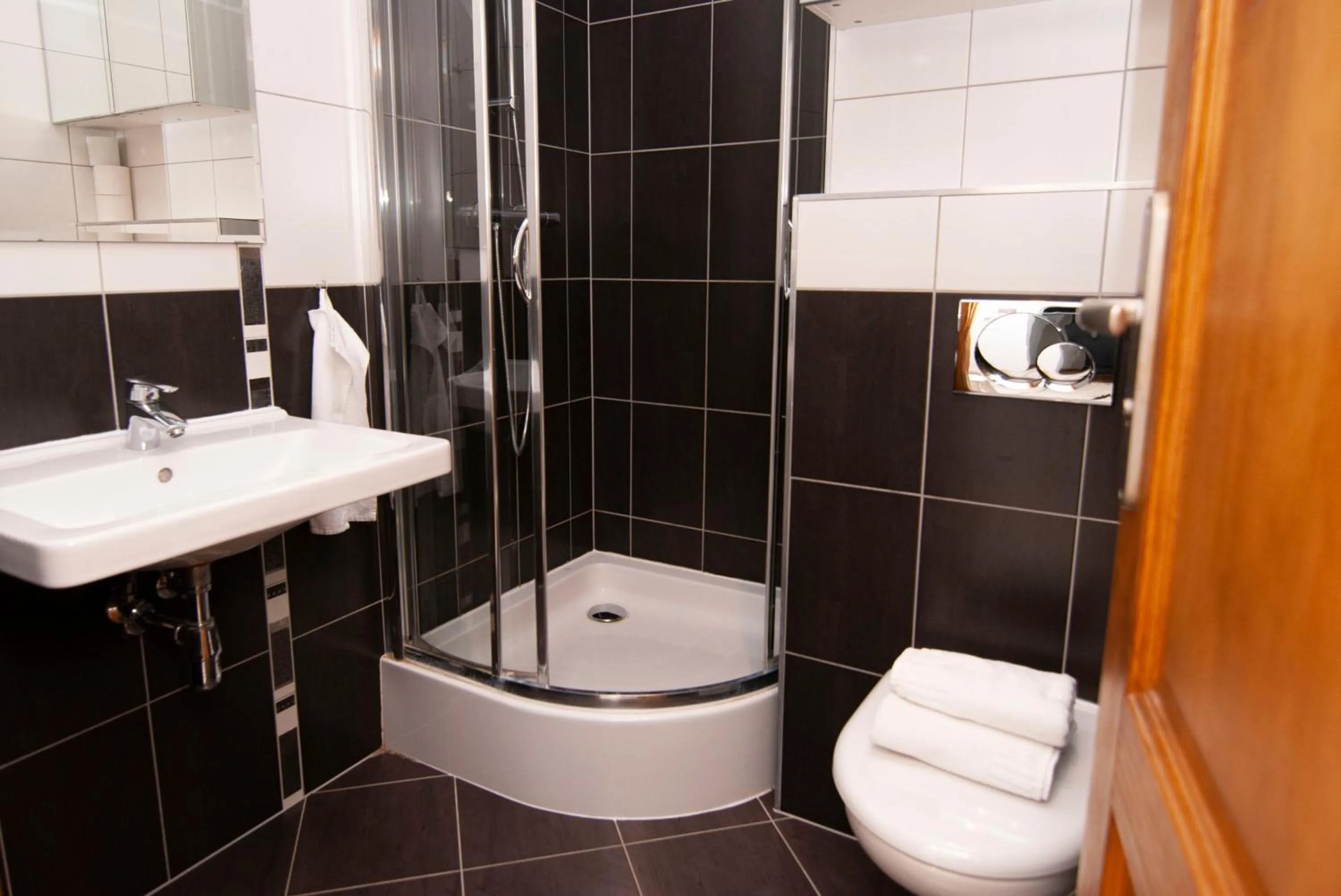 Shower in Apartmany Sileas