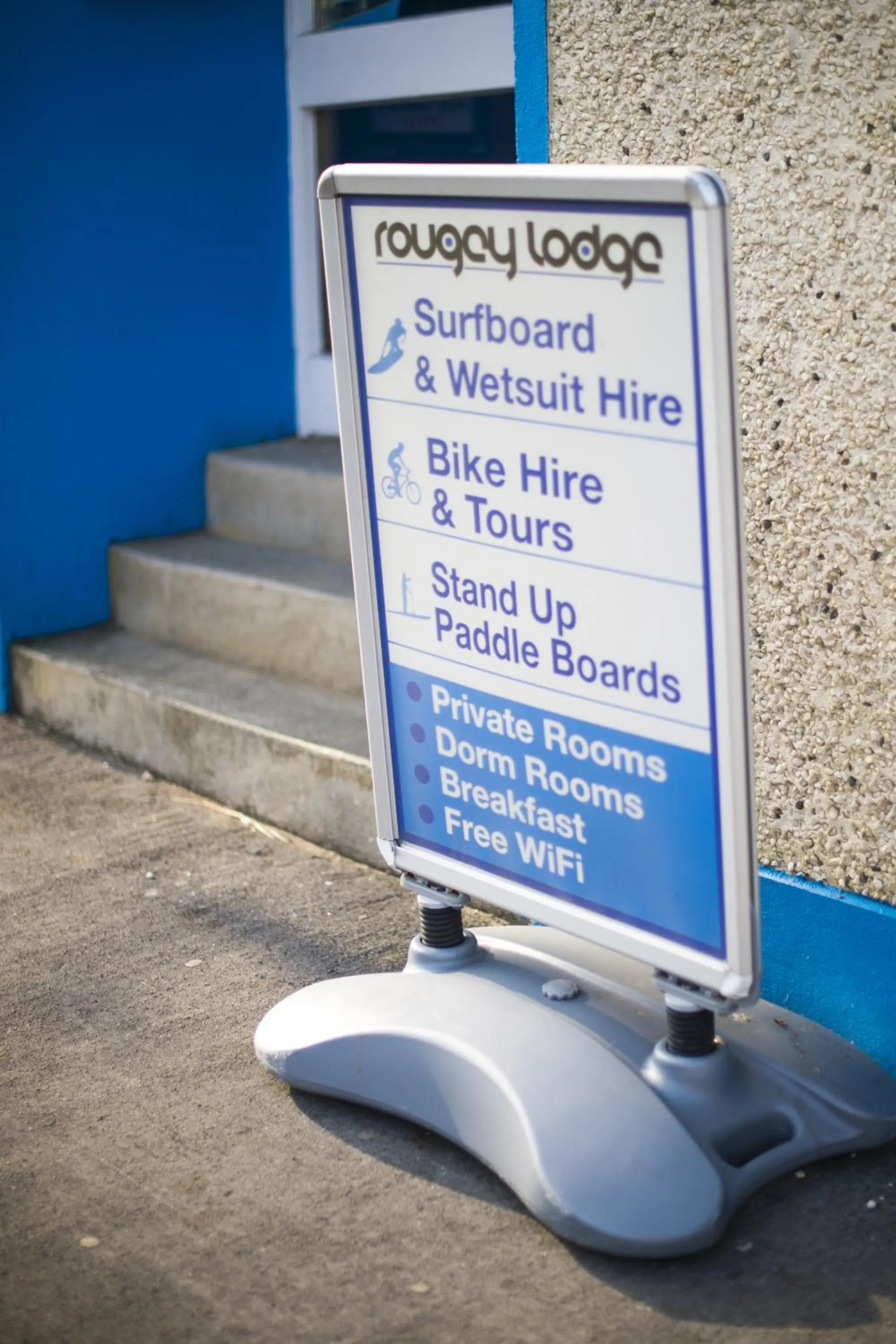 Facade/entrance in Rougey Lodge Hostel