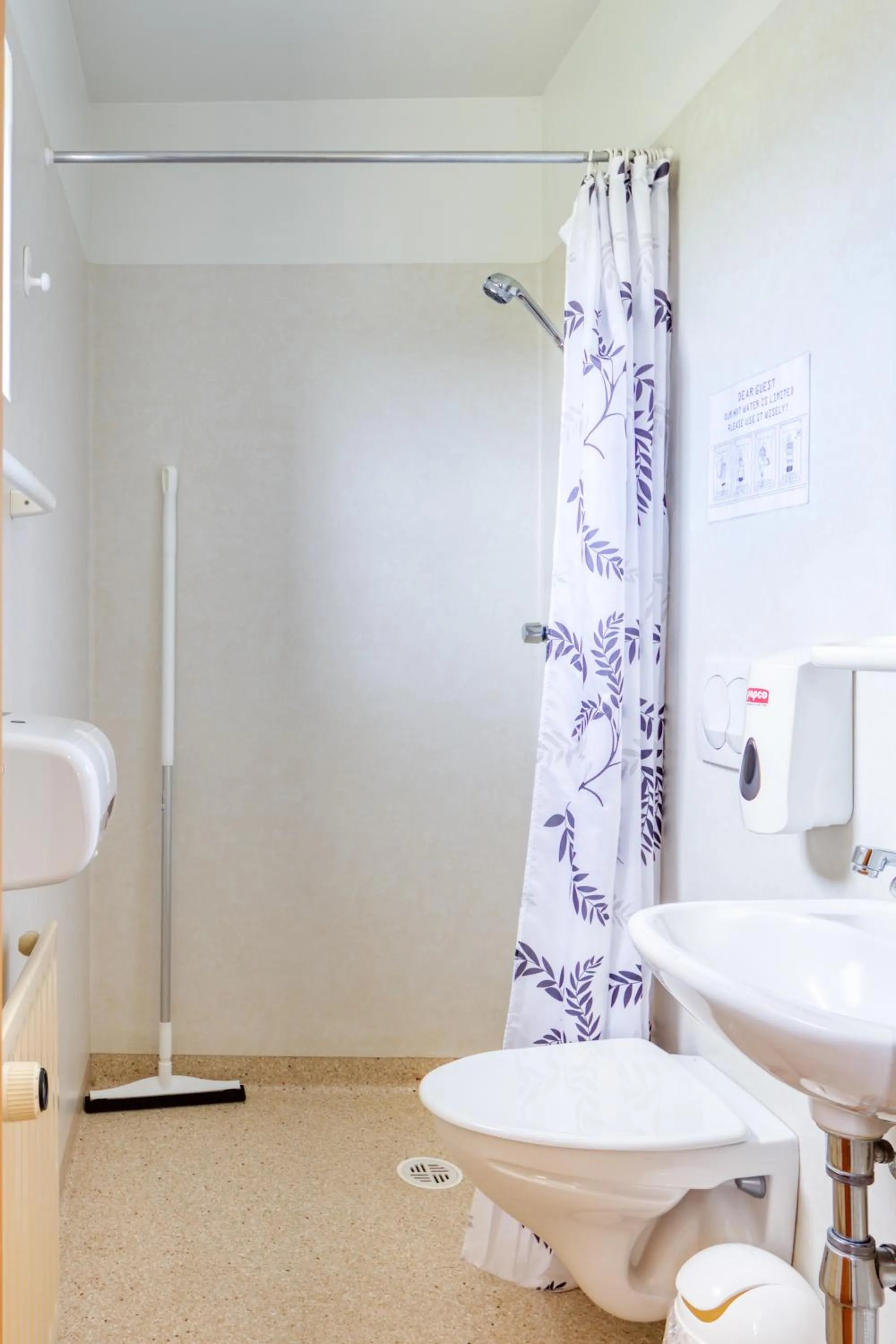 Bathroom in Brunnholl Country Guesthouse