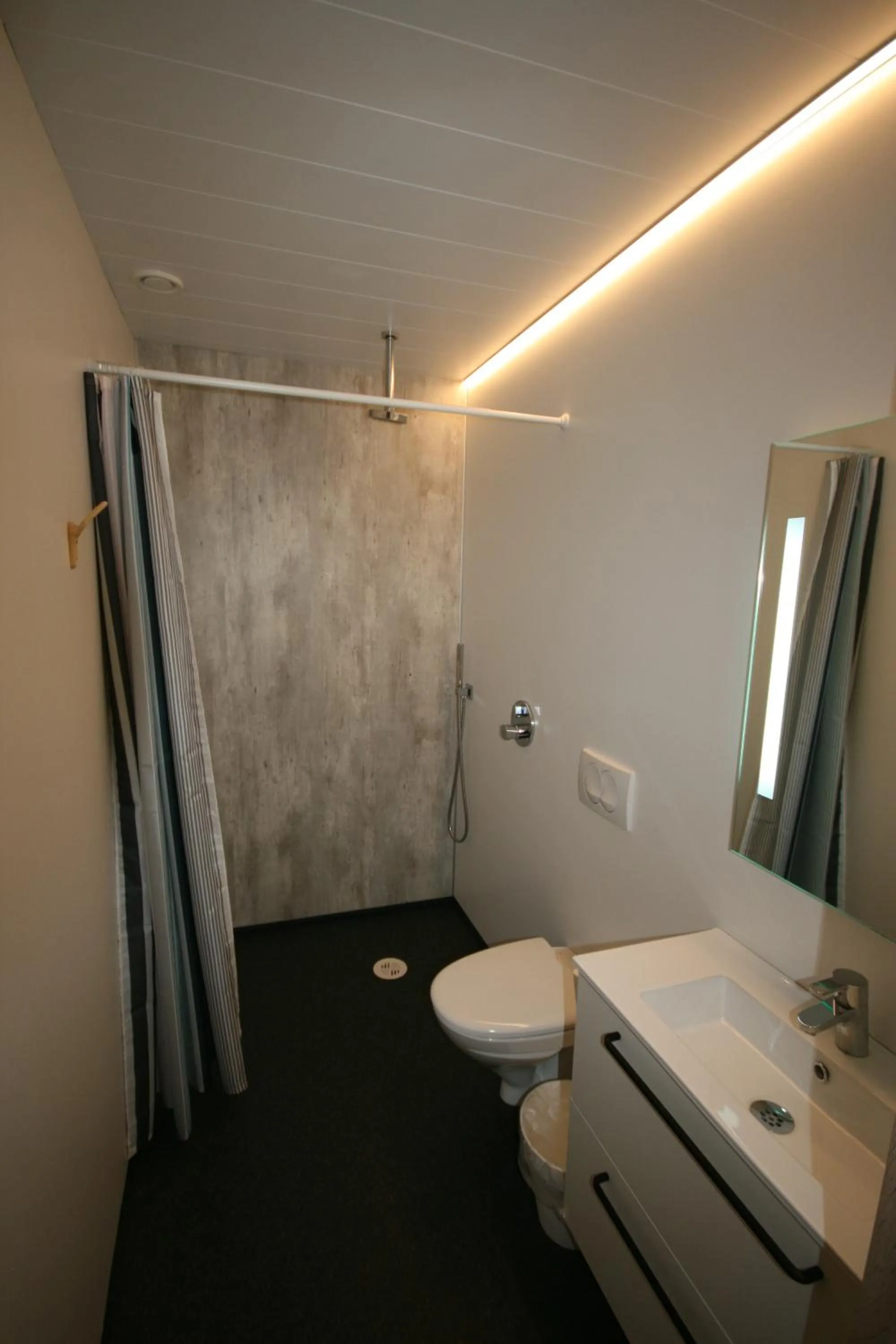 Bathroom in Brunnholl Country Guesthouse