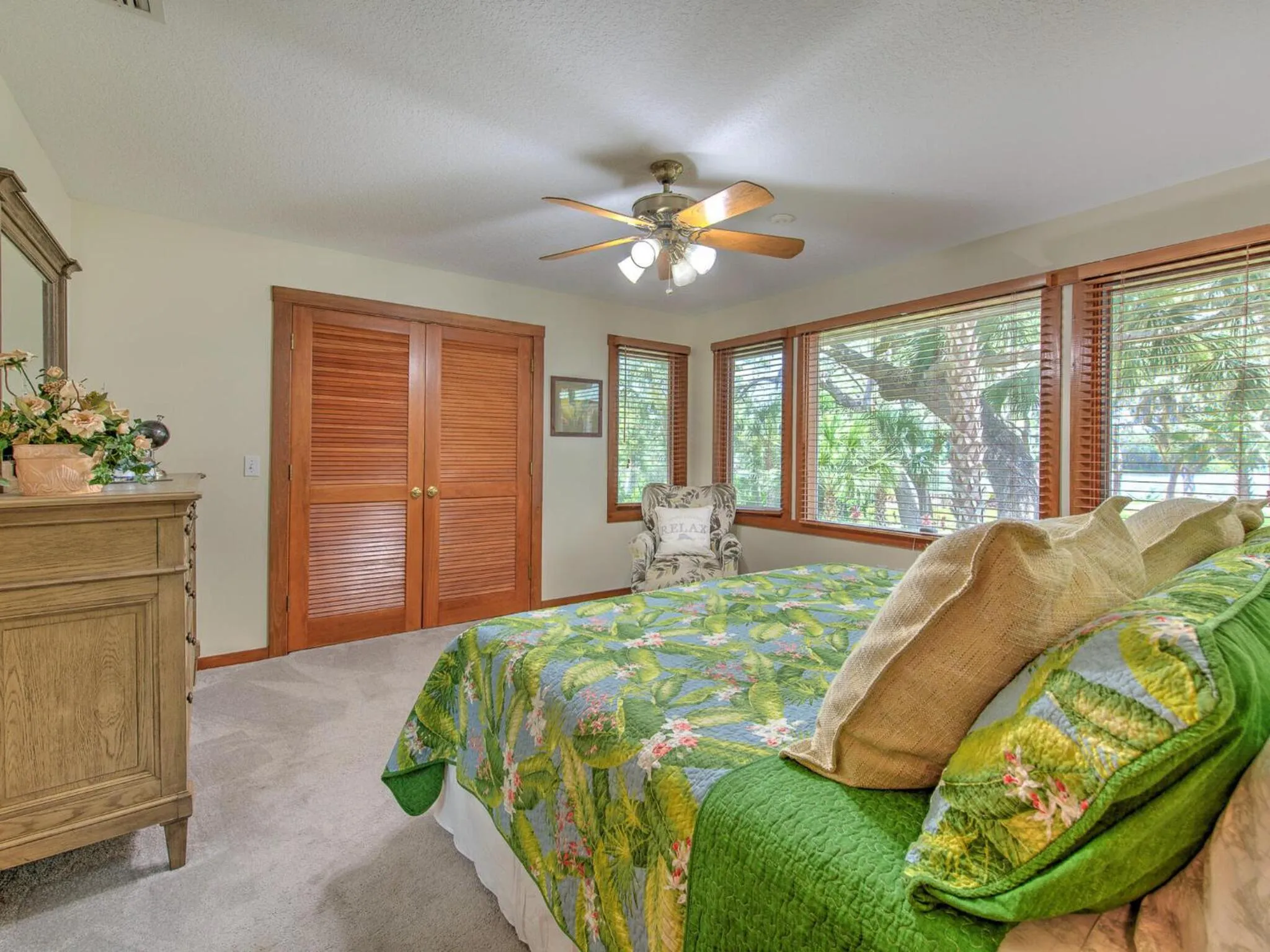 Bed in Riverbend Retreat Fla