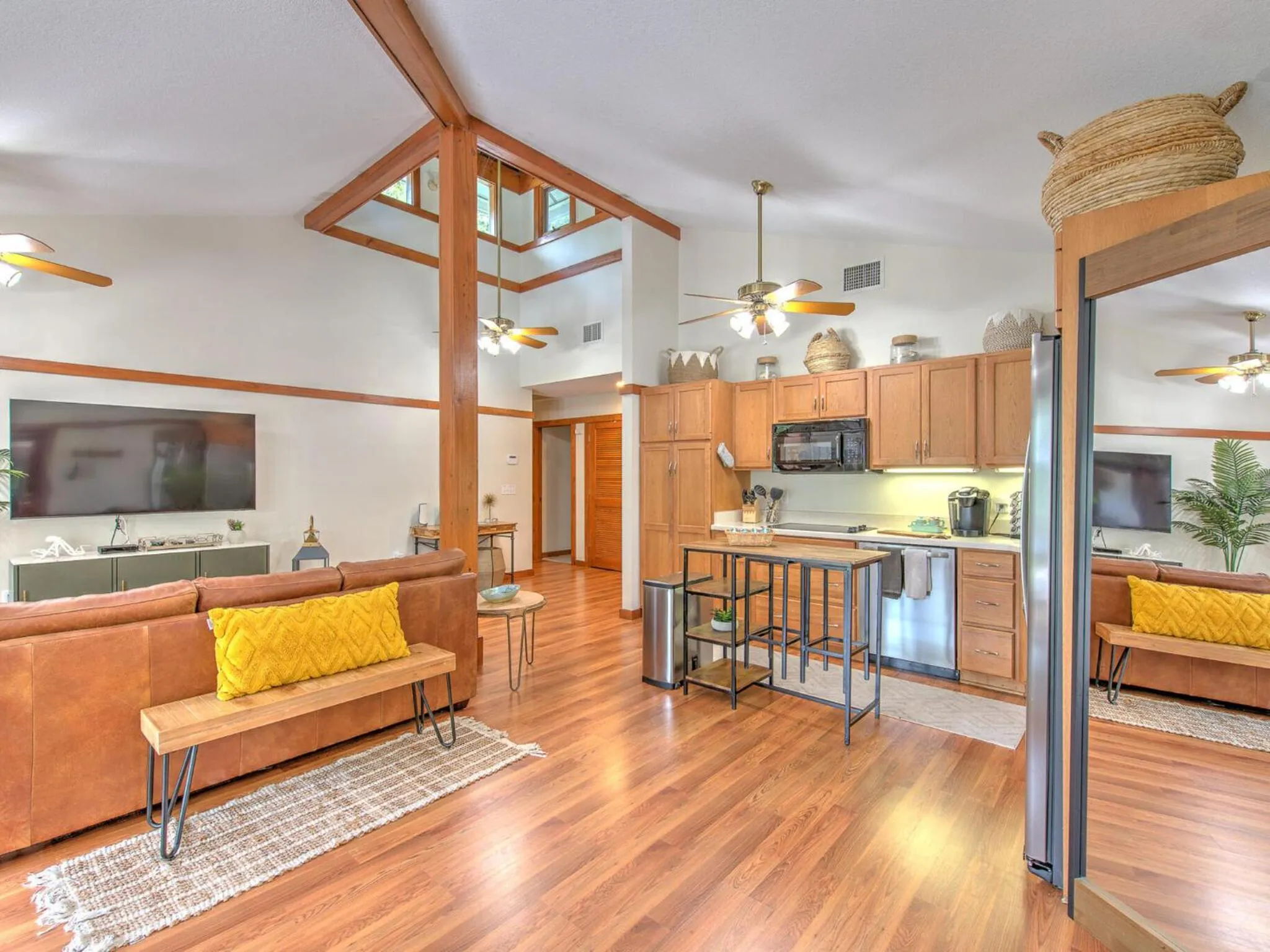 TV and multimedia in Riverbend Retreat Fla