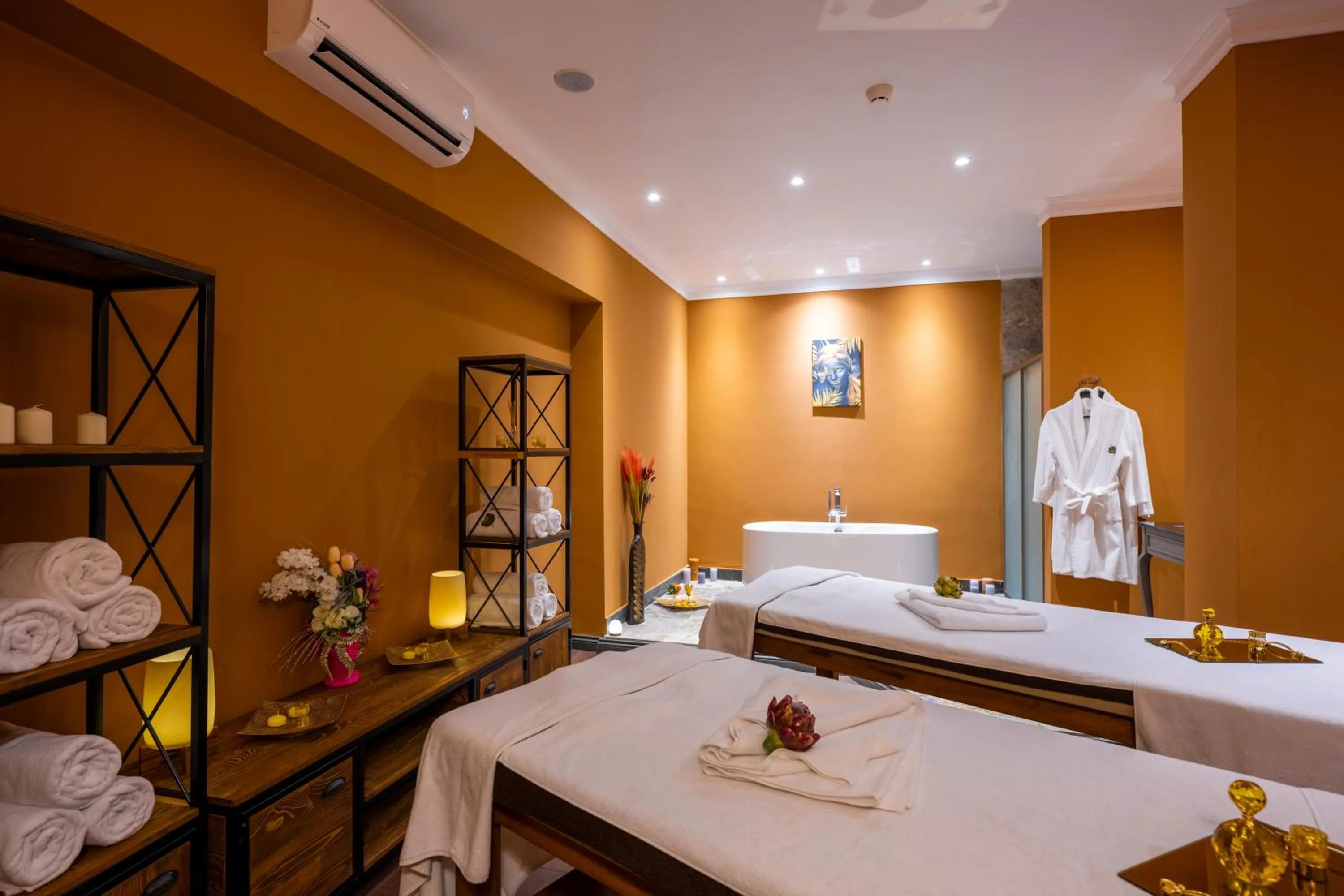 Spa and wellness centre/facilities, Bed in Adora Hotel & Resort
