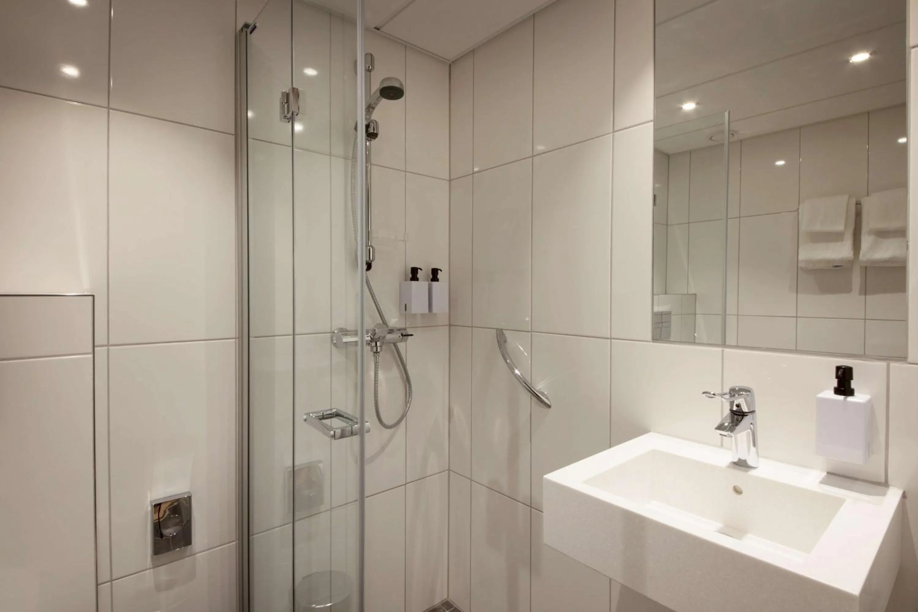 Bathroom in Scandic Victoria Oslo