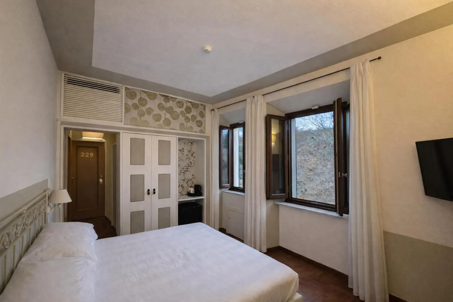 Photo of the whole room, Bed in Albergo Le Terme