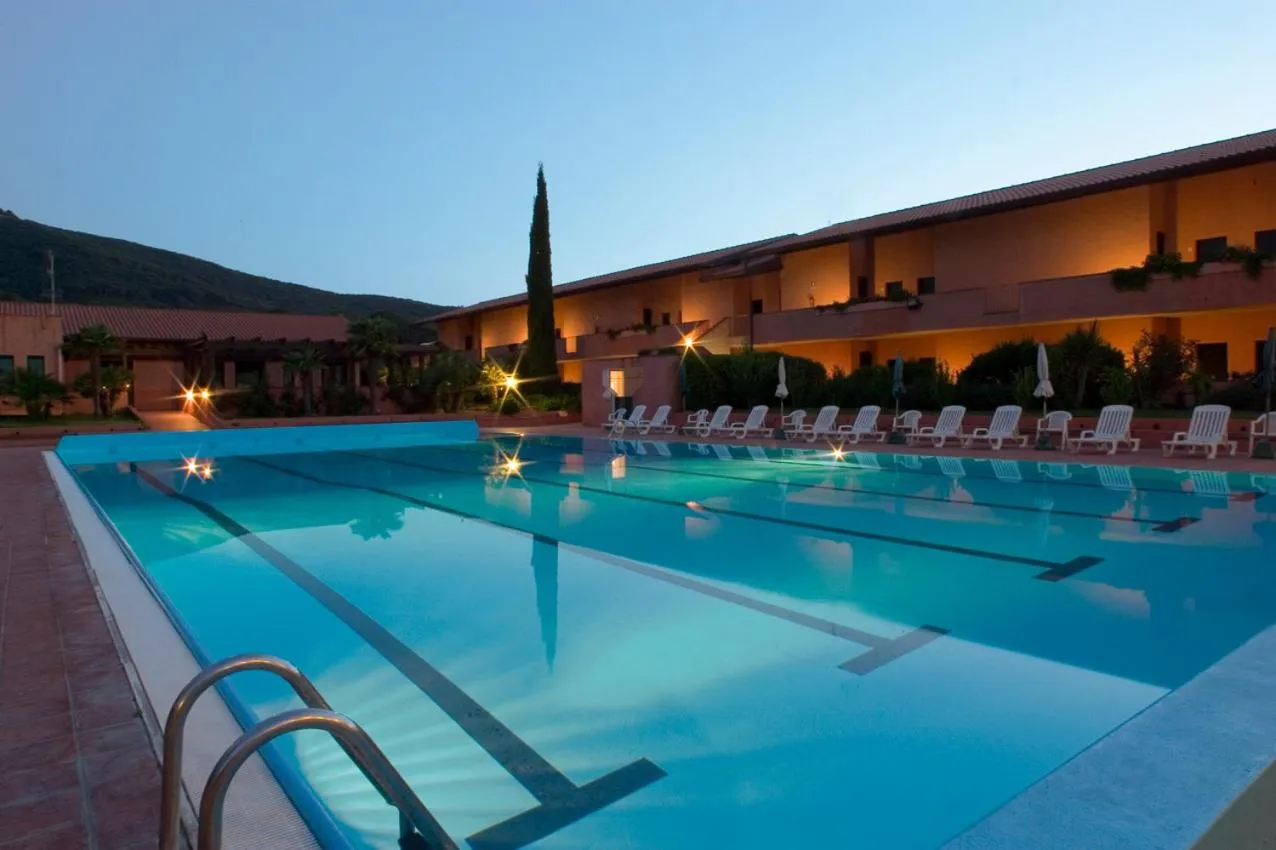 Swimming pool in Hotel Residence Villa San Giovanni