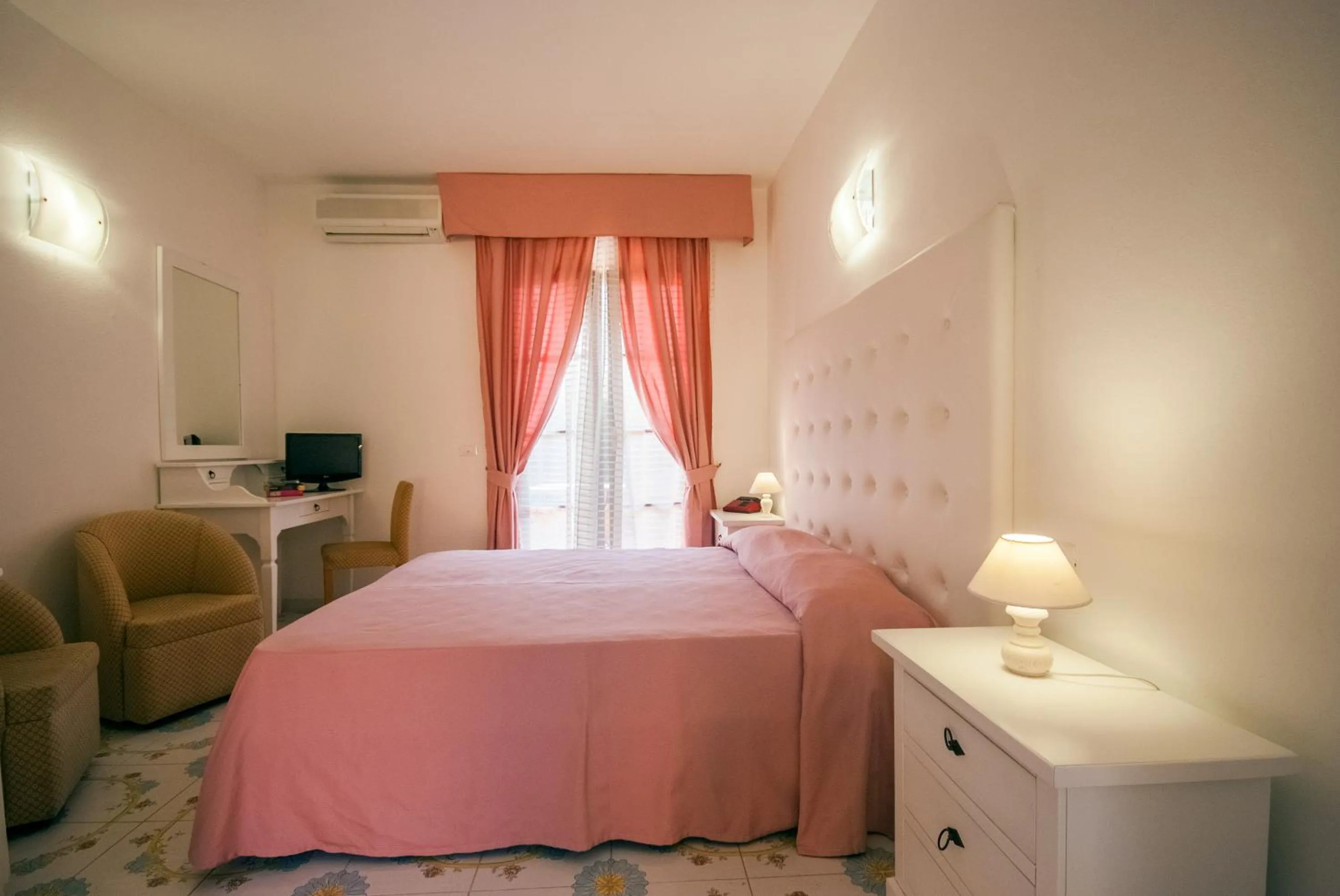 Photo of the whole room, Bed in Hotel Residence Villa San Giovanni