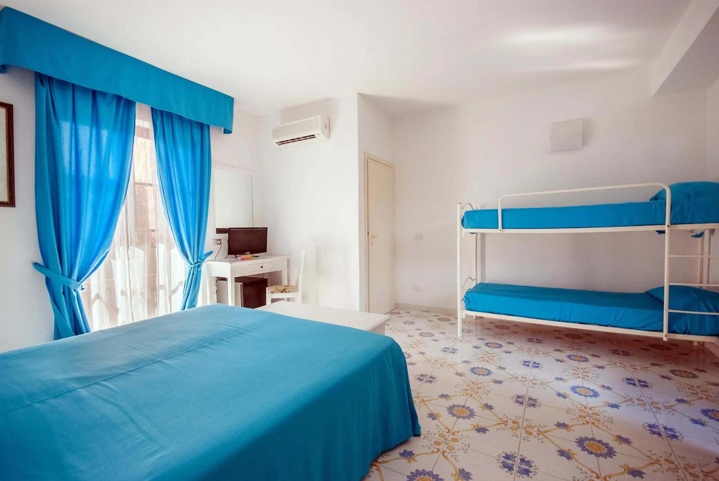 Photo of the whole room, Bed in Hotel Residence Villa San Giovanni