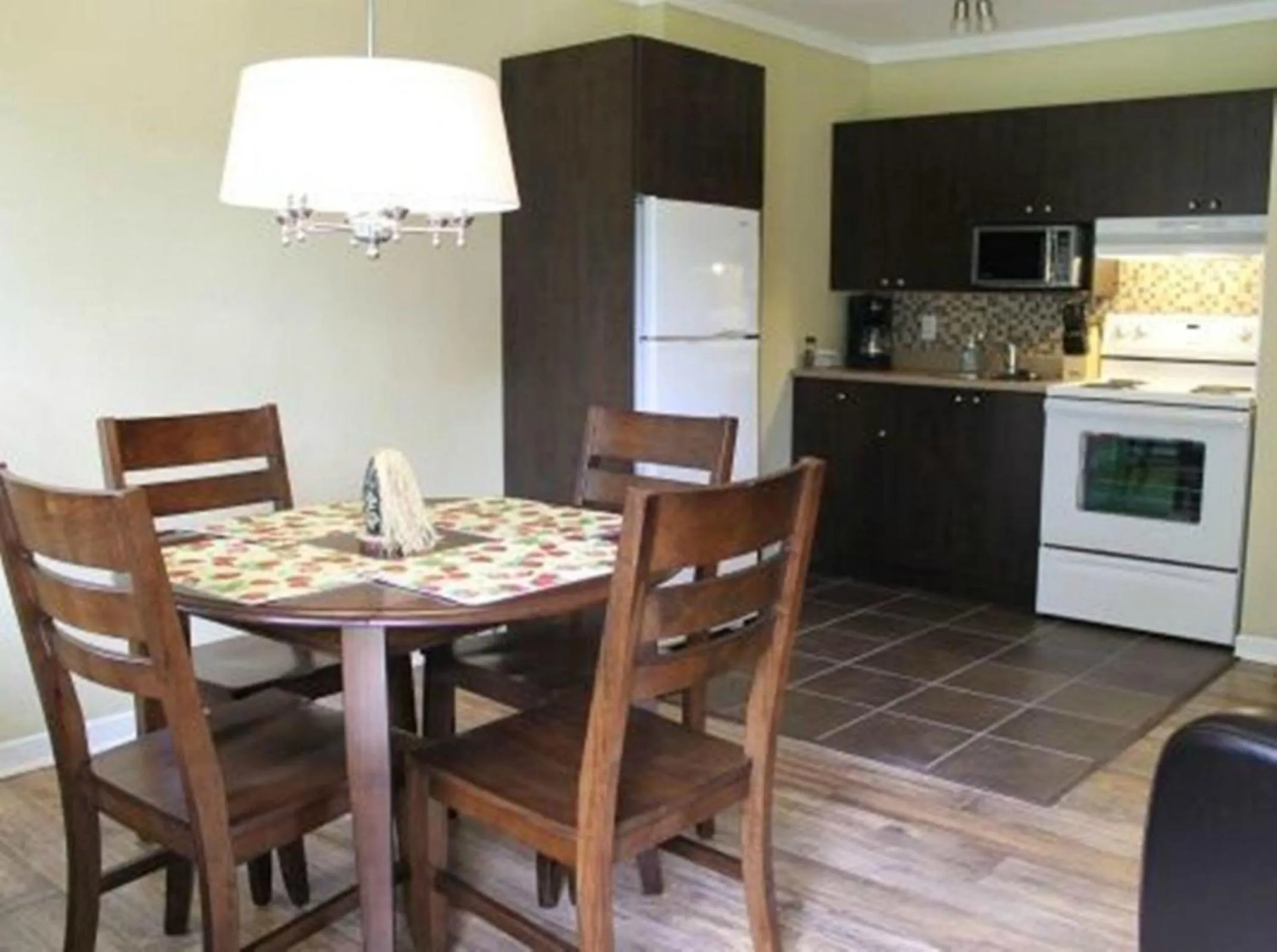 Kitchen or kitchenette in Studiotel Bromont