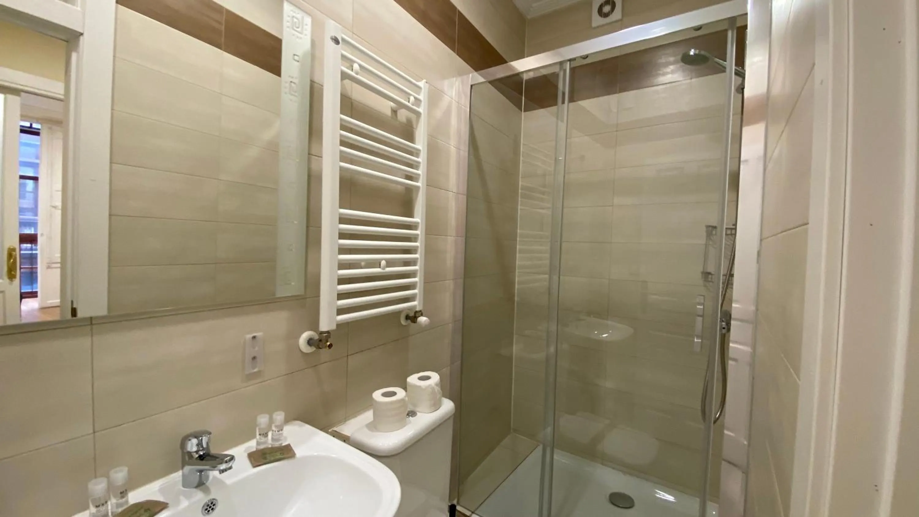 Bathroom in INSIDEHOME Valladolid Centro -Hab con baño privado en el centro y OPCION DE PARKING-