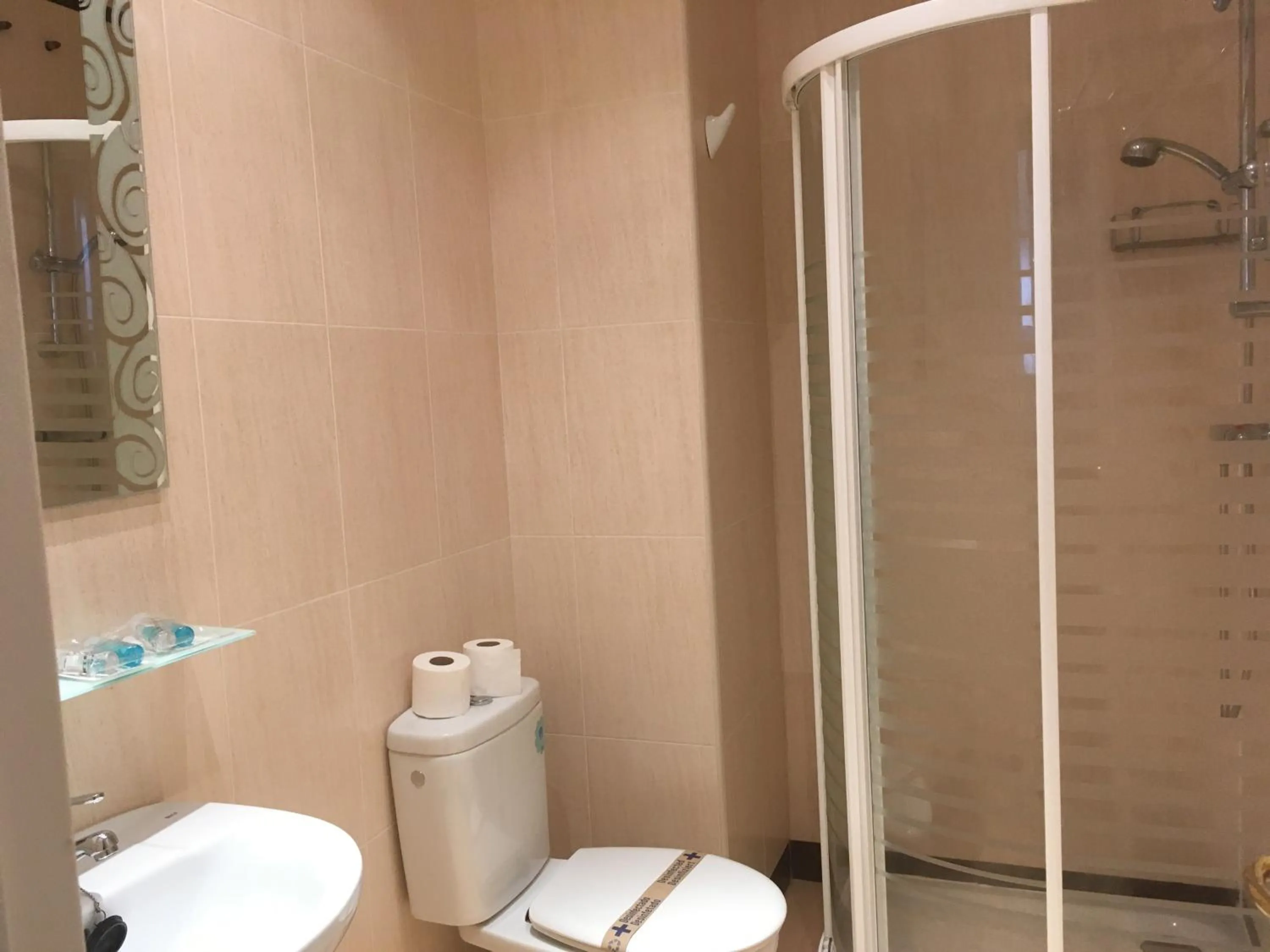 Shower in INSIDEHOME Valladolid Centro -Hab con baño privado en el centro y OPCION DE PARKING-