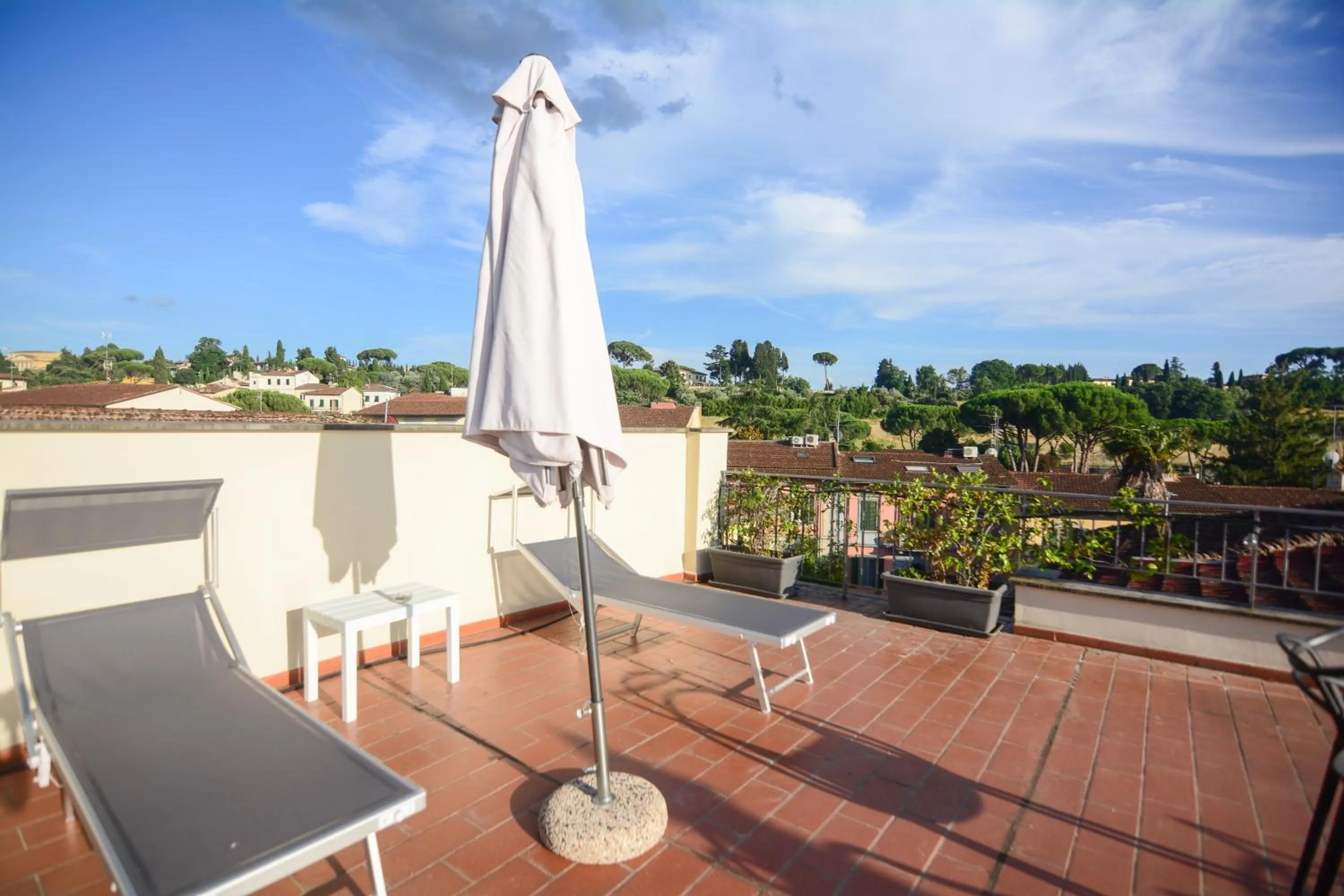 sunbed in Villa Gelsomino Garden