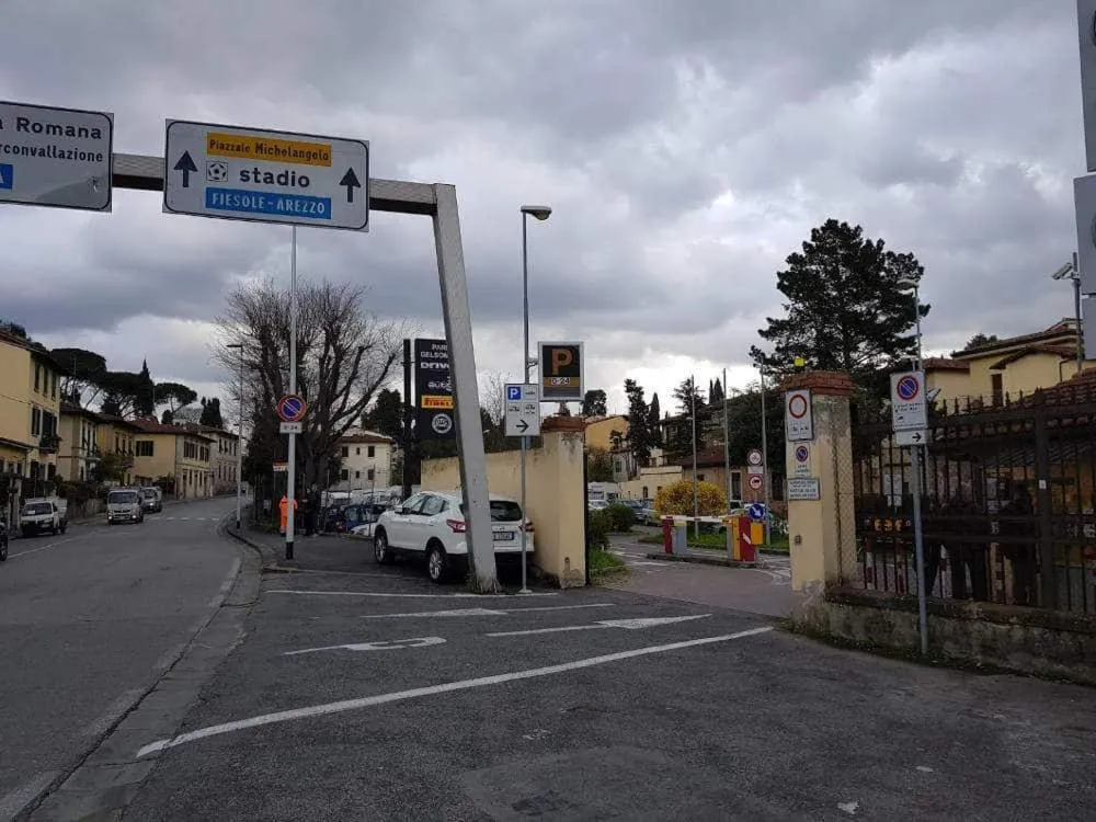 Parking in Villa Gelsomino Garden